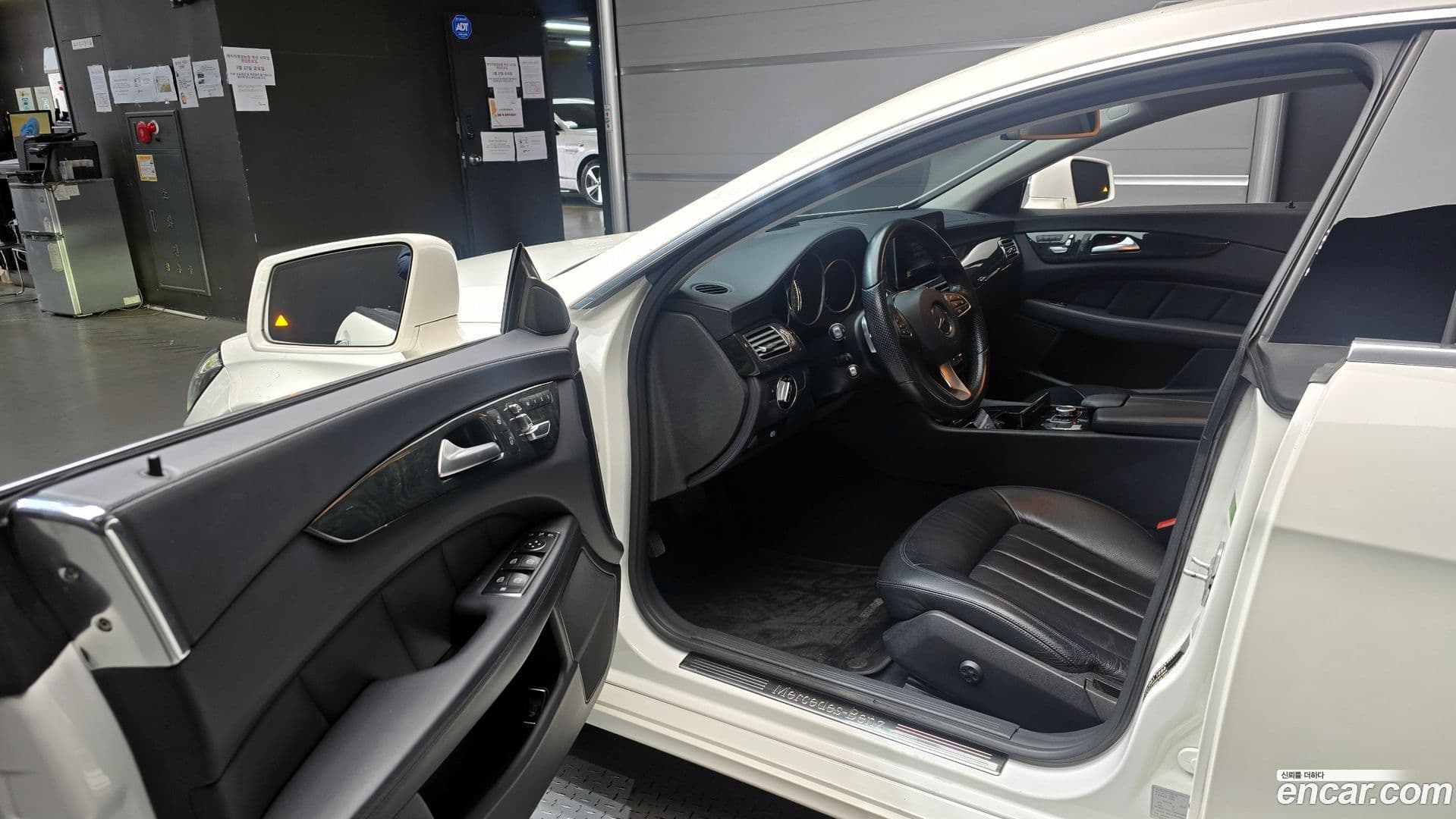 Main__Slider__Photo:CLS-Class Mercedes-Benz 2017.2-10