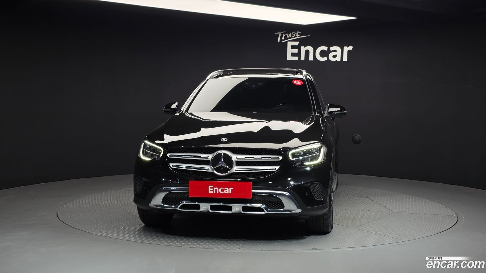 Main__Slider__Photo:GLC-Class Mercedes-Benz 2021.3-2