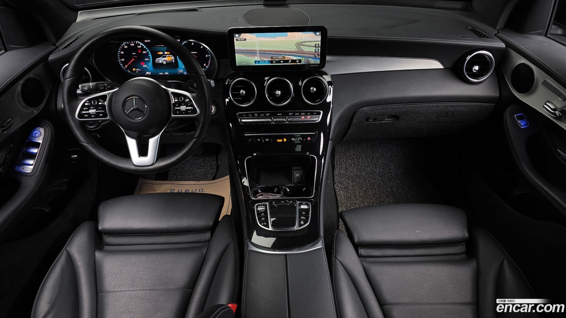 Main__Slider__Photo:GLC-Class Mercedes-Benz 2021.3-6