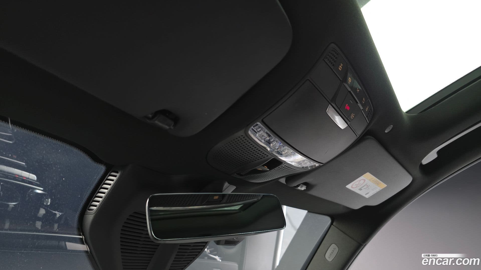 Main__Slider__Photo:GLC-Class Mercedes-Benz 2021.3-18