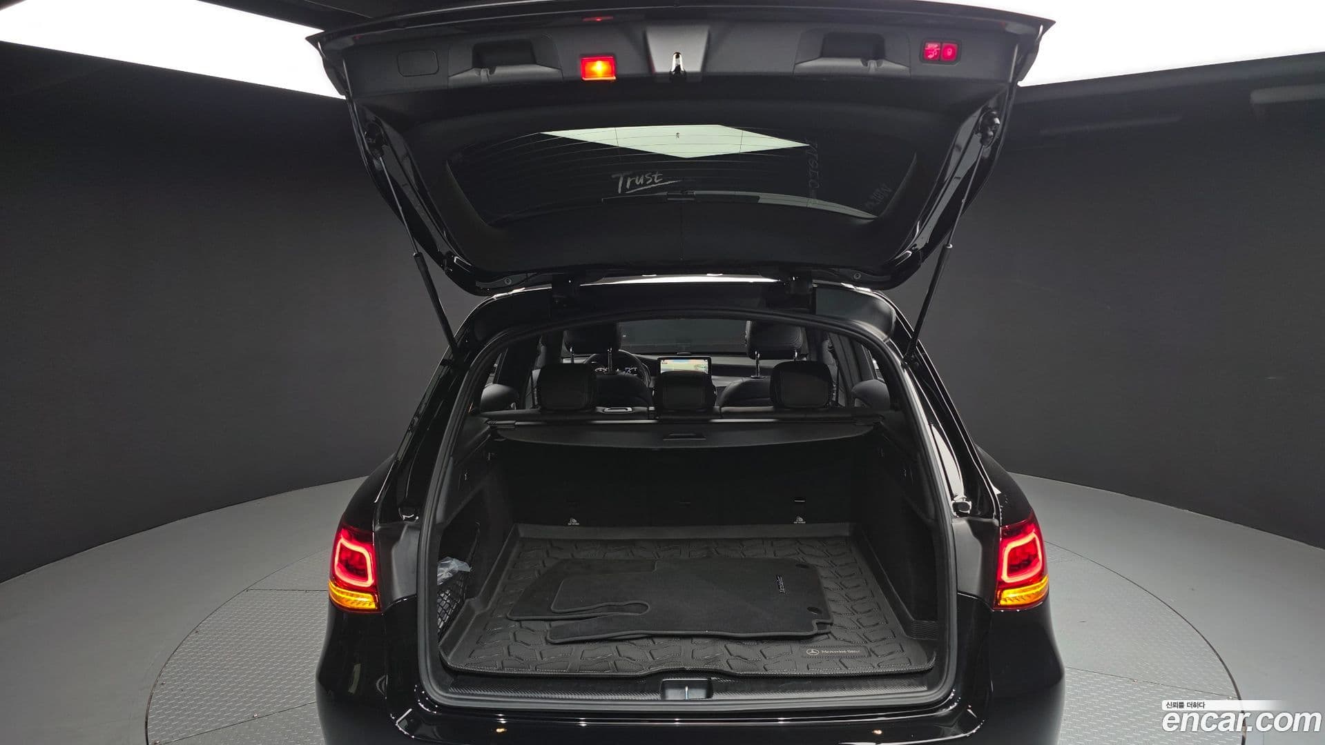 Main__Slider__Photo:GLC-Class Mercedes-Benz 2021.3-19