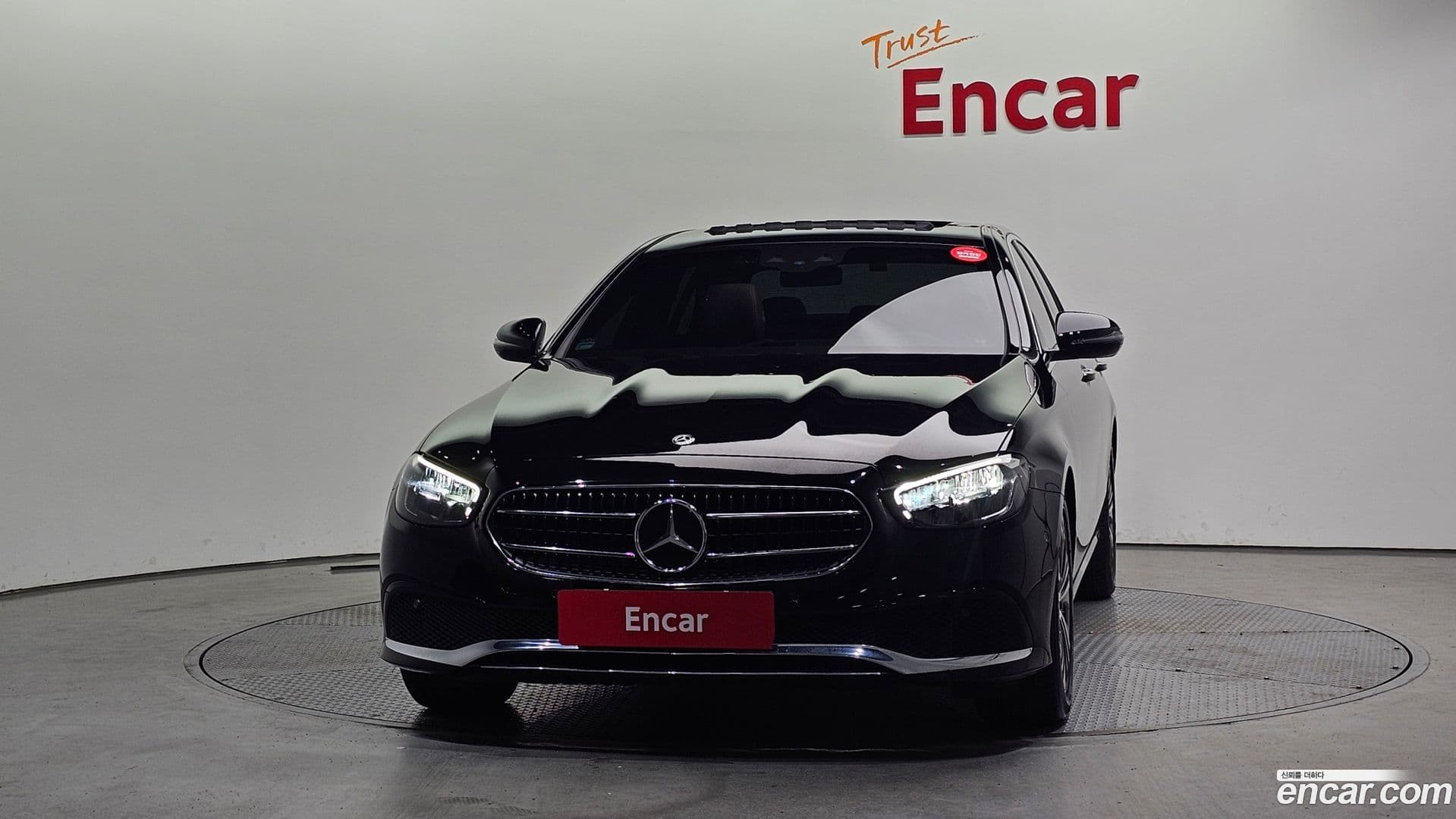 Main__Slider__Photo:E-Class Mercedes-Benz 2021.2-2