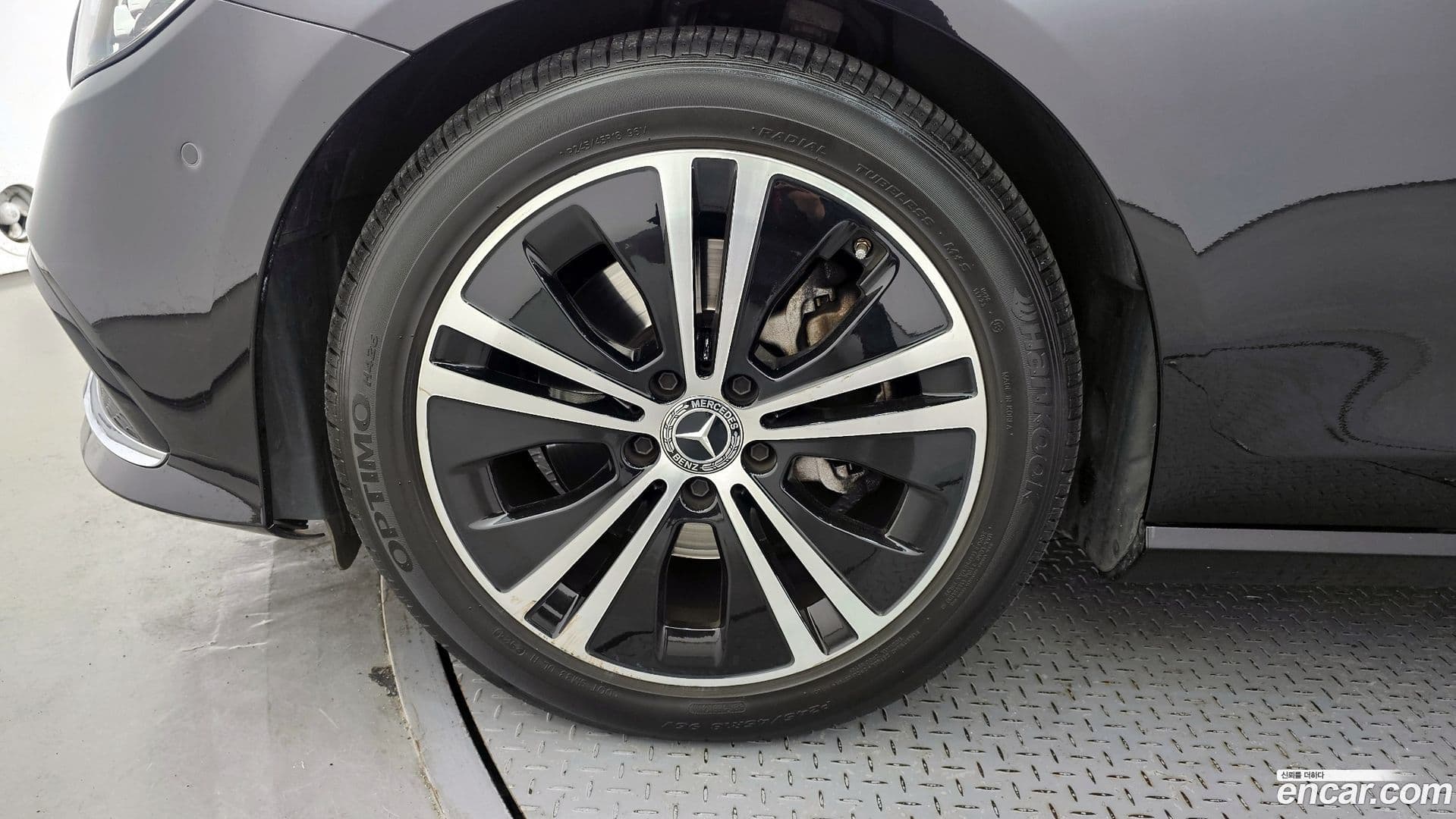 Main__Slider__Photo:E-Class Mercedes-Benz 2021.2-4