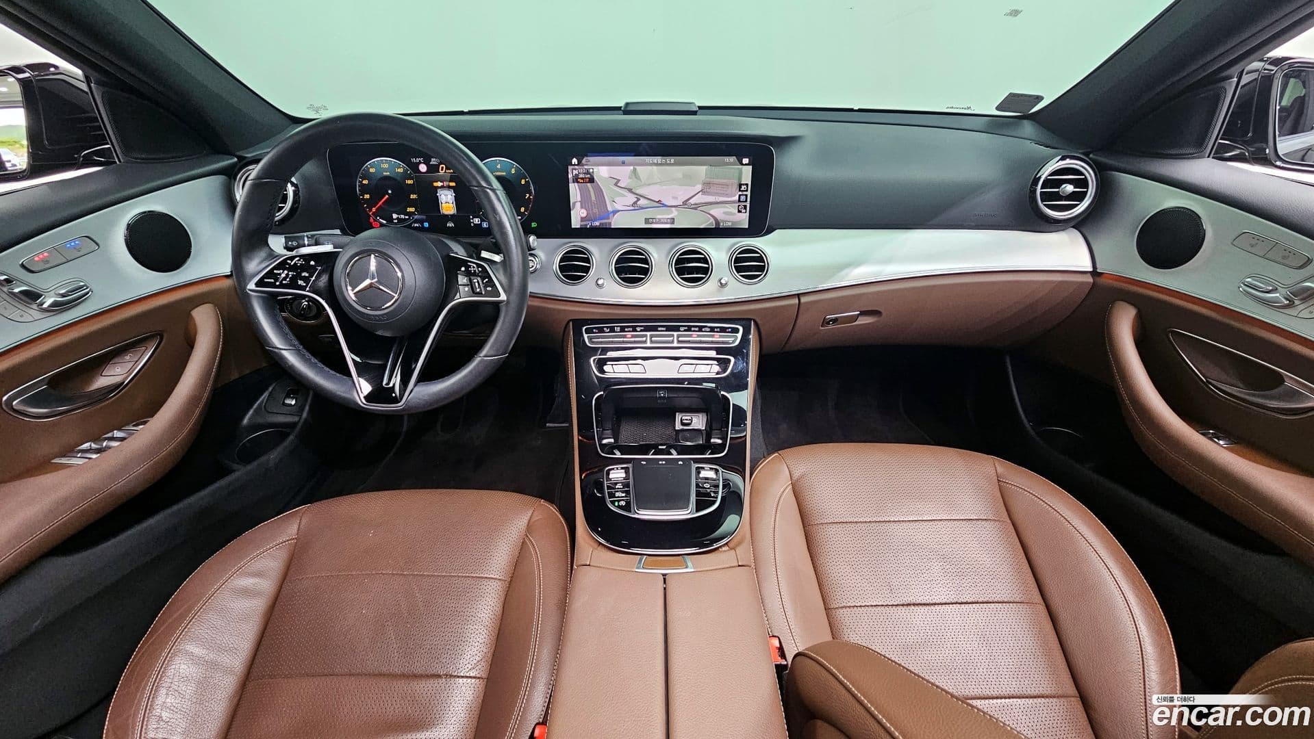 Main__Slider__Photo:E-Class Mercedes-Benz 2021.2-6