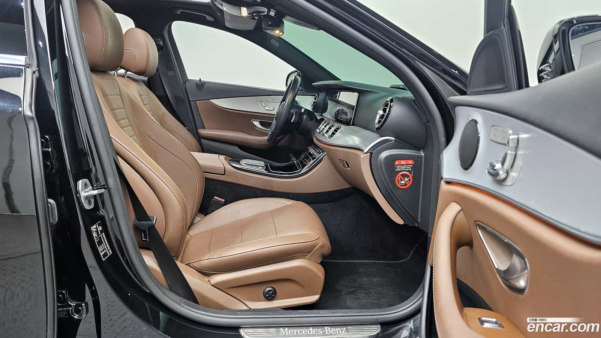 E-Class Mercedes-Benz 2021.2-INNER-010