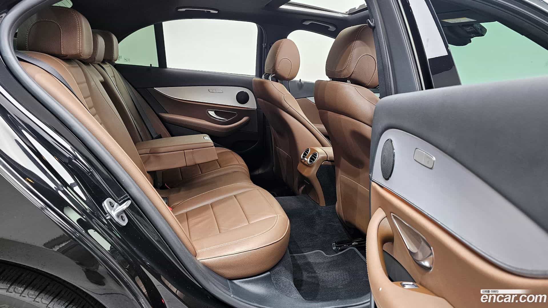 E-Class Mercedes-Benz 2021.2-OPTION-017