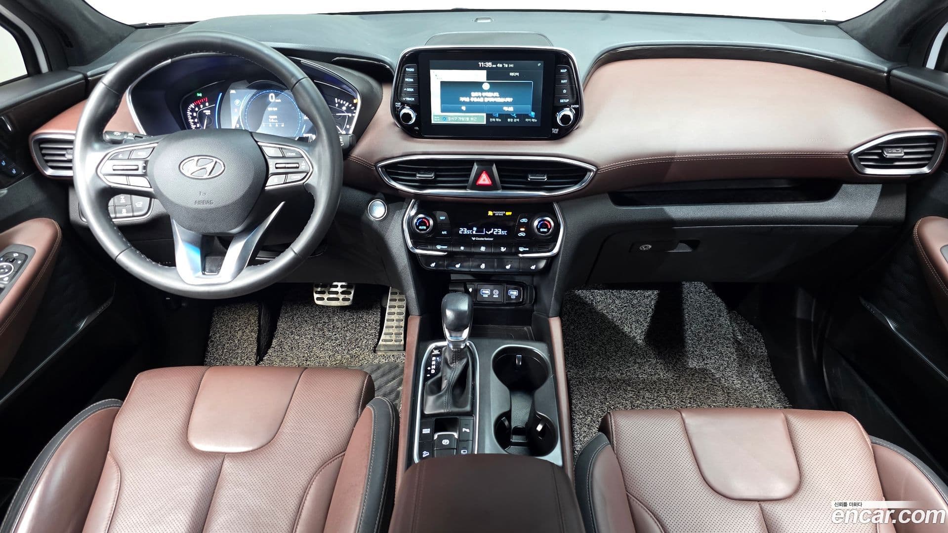 Main__Slider__Photo:Santafe Hyundai 2018.8-6