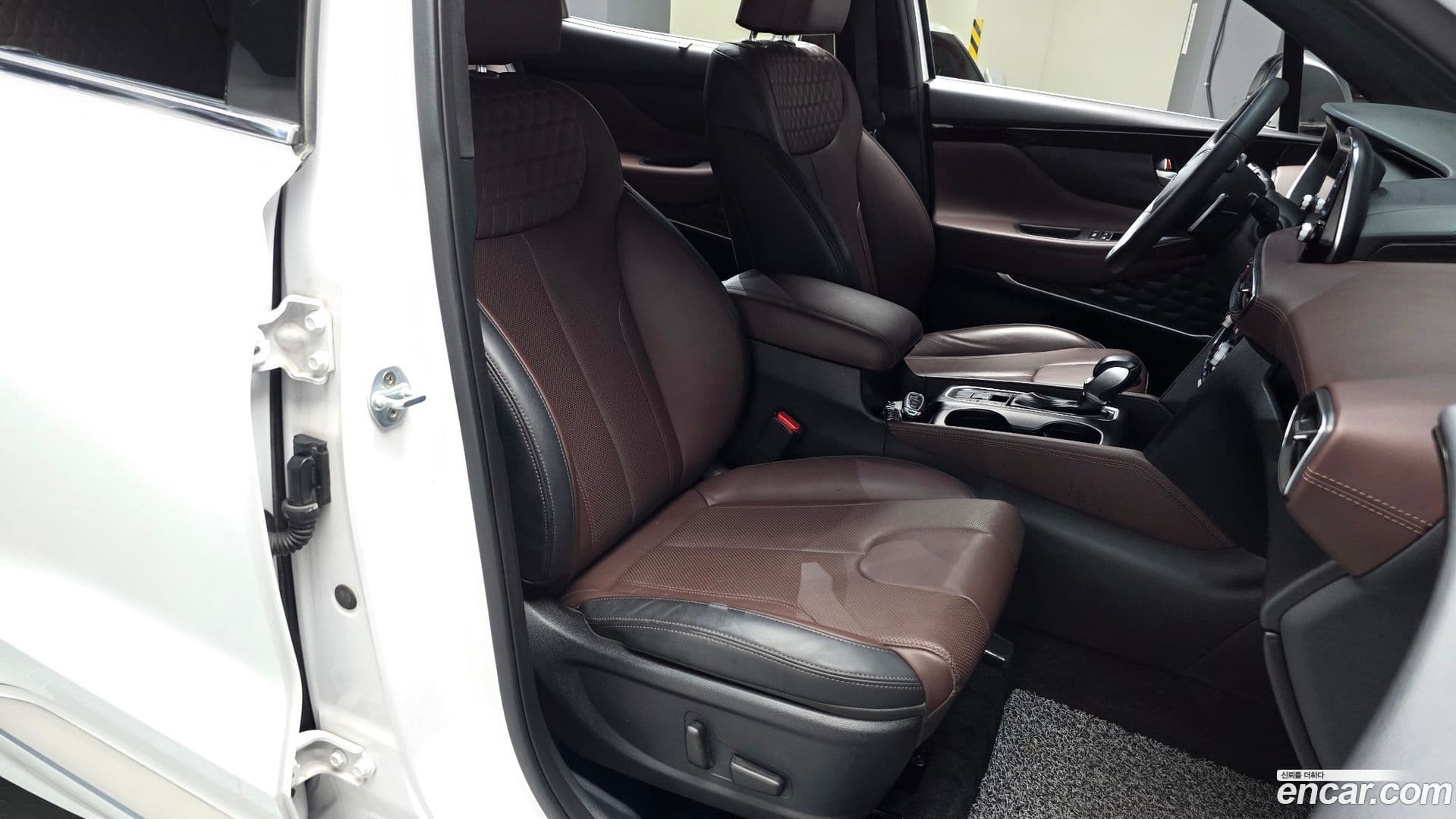 Main__Slider__Photo:Santafe Hyundai 2018.8-9