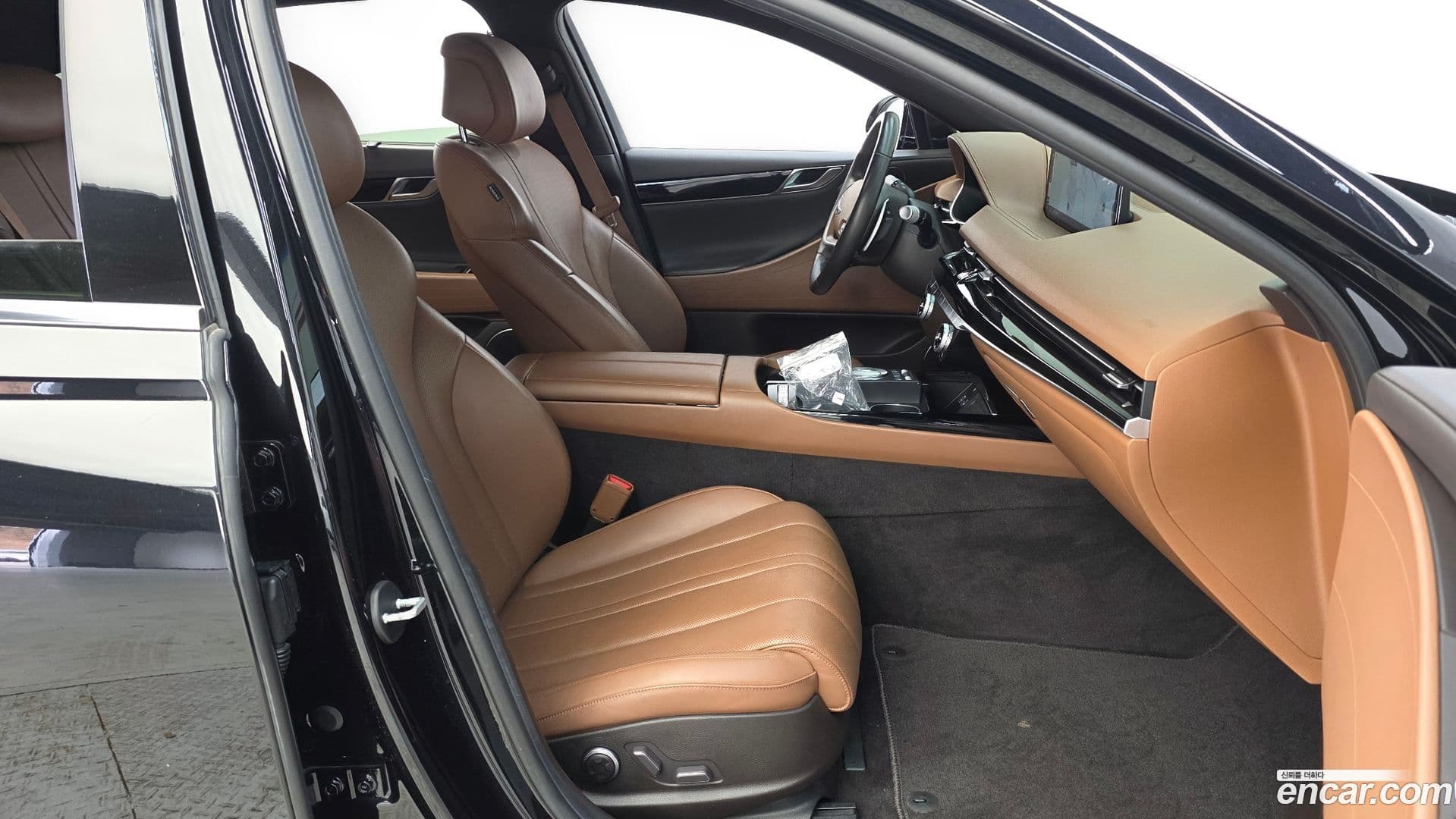 Main__Slider__Photo:G80 Genesis 2021.1-10