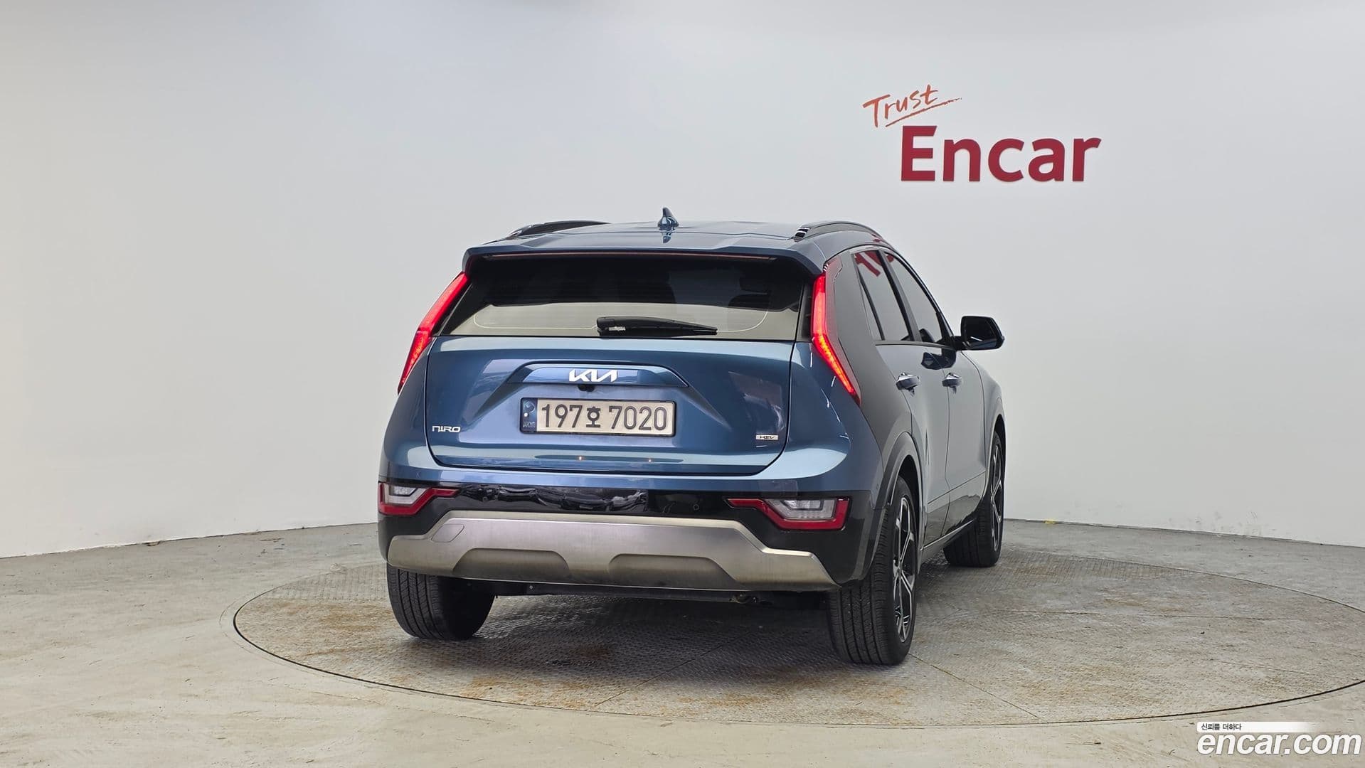 Main__Slider__Photo:Niro Kia 2022.2-3