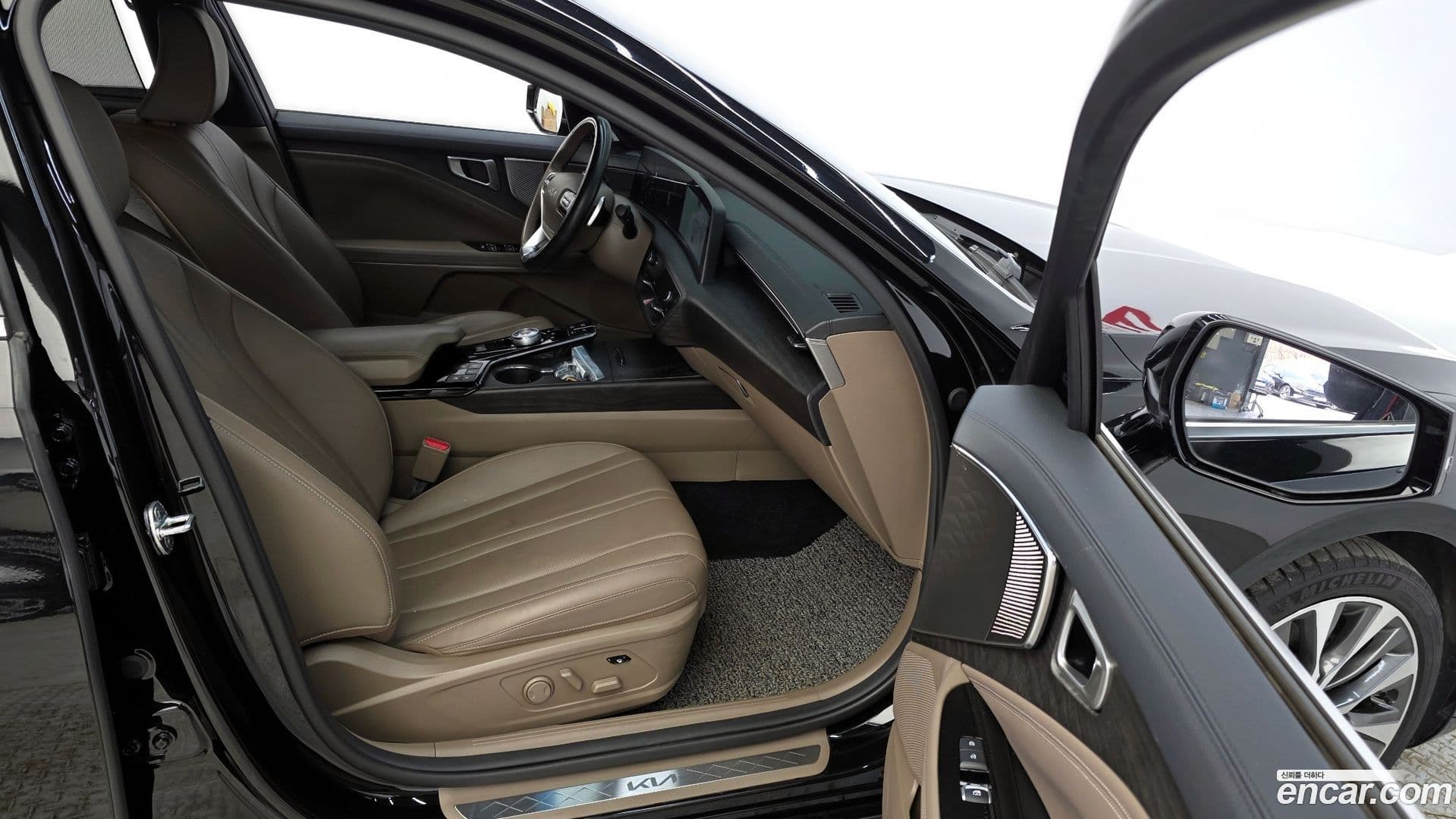 Main__Slider__Photo:K8 Kia 2022.1-9