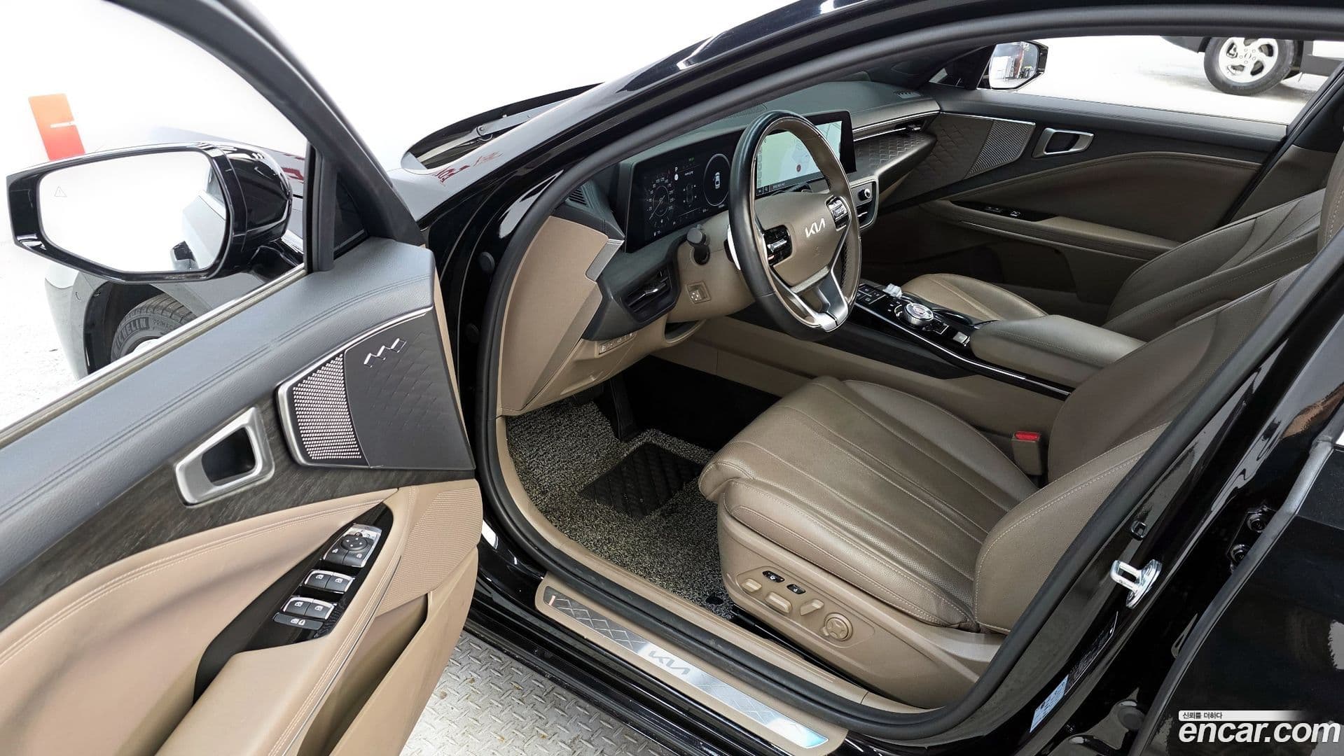 Main__Slider__Photo:K8 Kia 2022.1-10