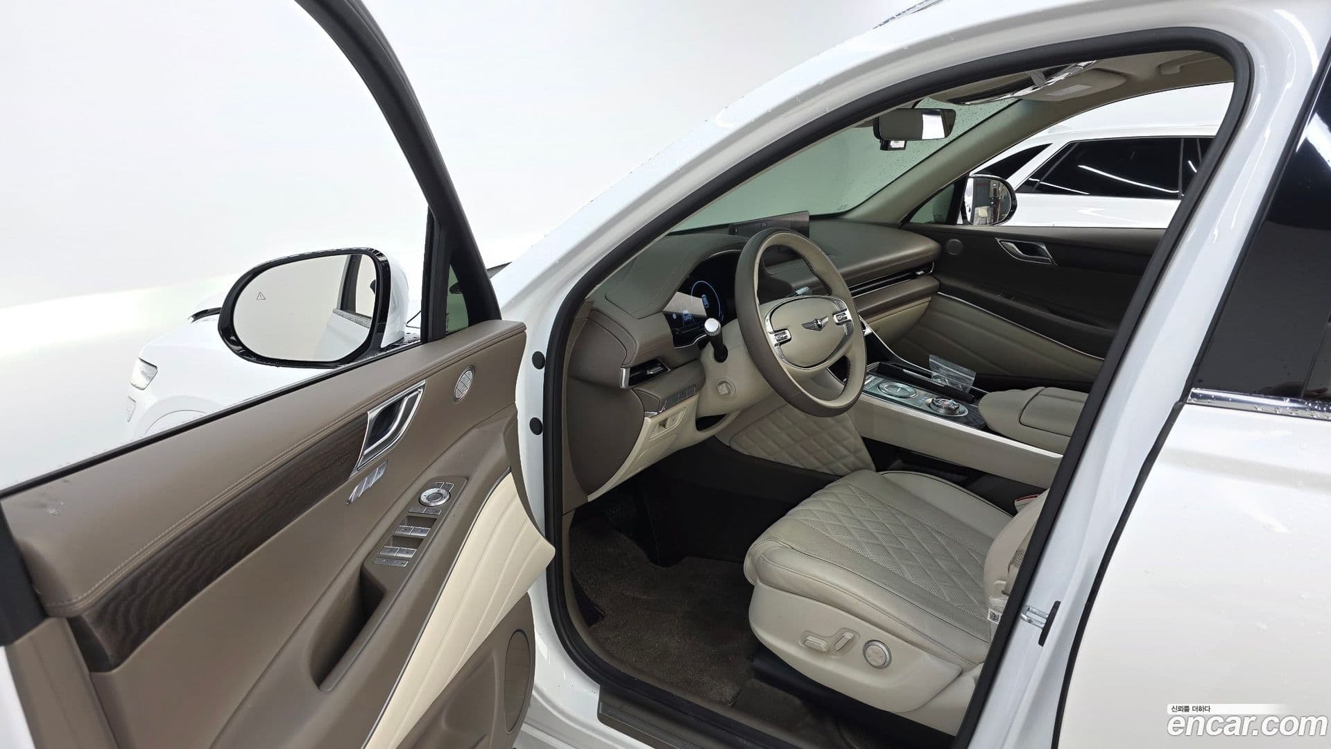 Main__Slider__Photo:GV80 Genesis 2022.2-9