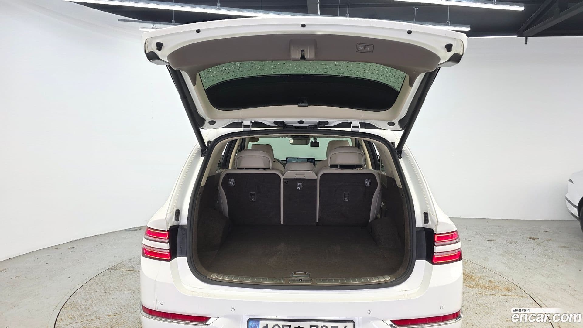 Main__Slider__Photo:GV80 Genesis 2022.2-19