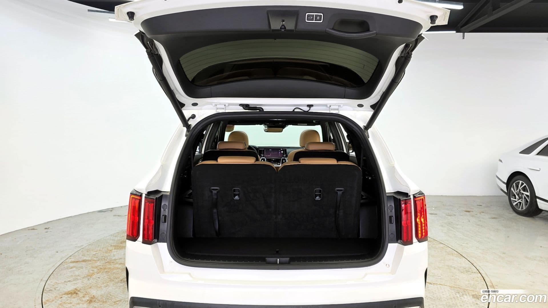 Main__Slider__Photo:Sorento Kia 2022.3-19