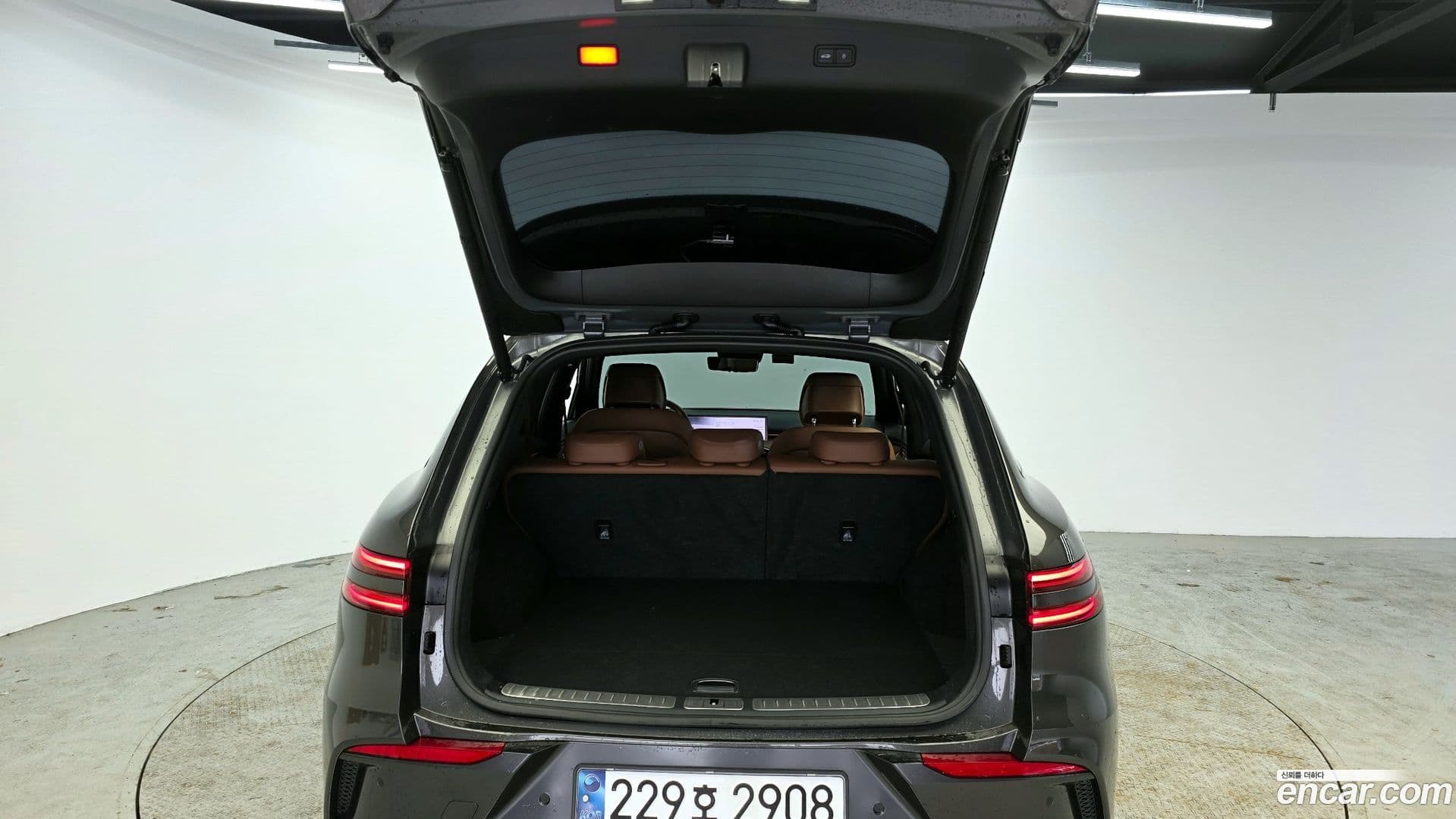 Main__Slider__Photo:GV70 Genesis 2024.7-19