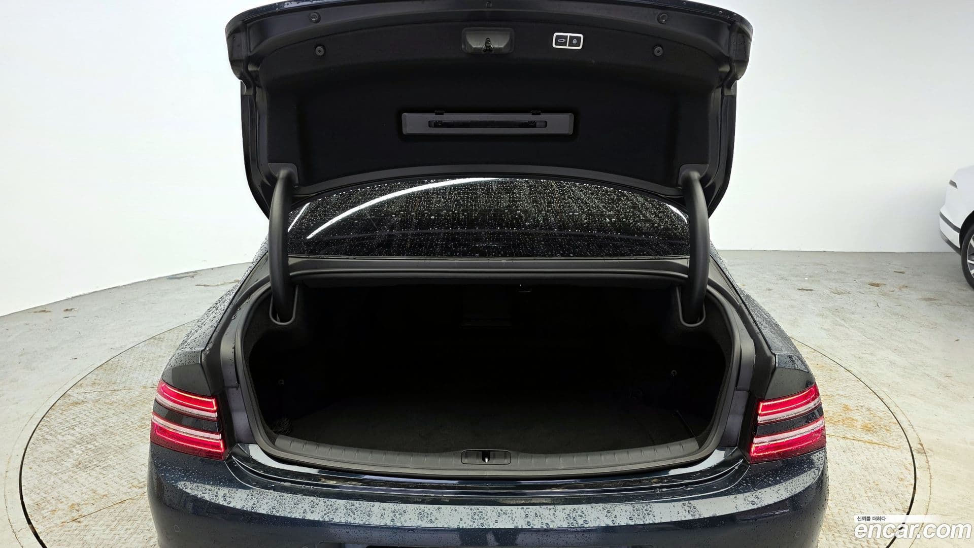 Main__Slider__Photo:G80 Genesis 2022.2-19