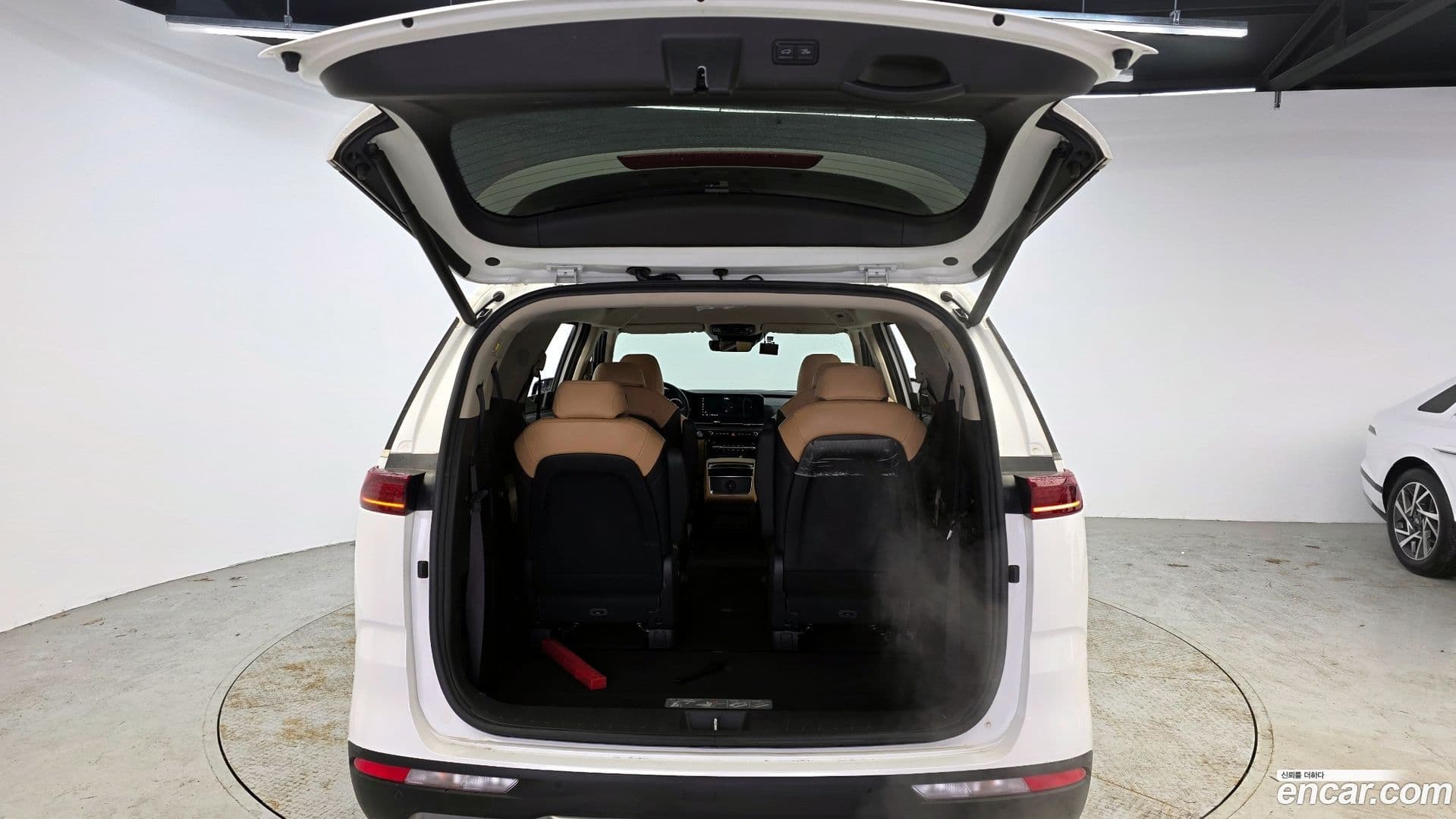 Main__Slider__Photo:Canival Kia 2023.2-19