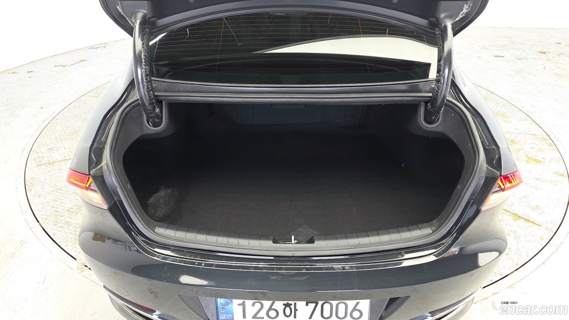 Main__Slider__Photo:Grandeur Hyundai 2022.2-19