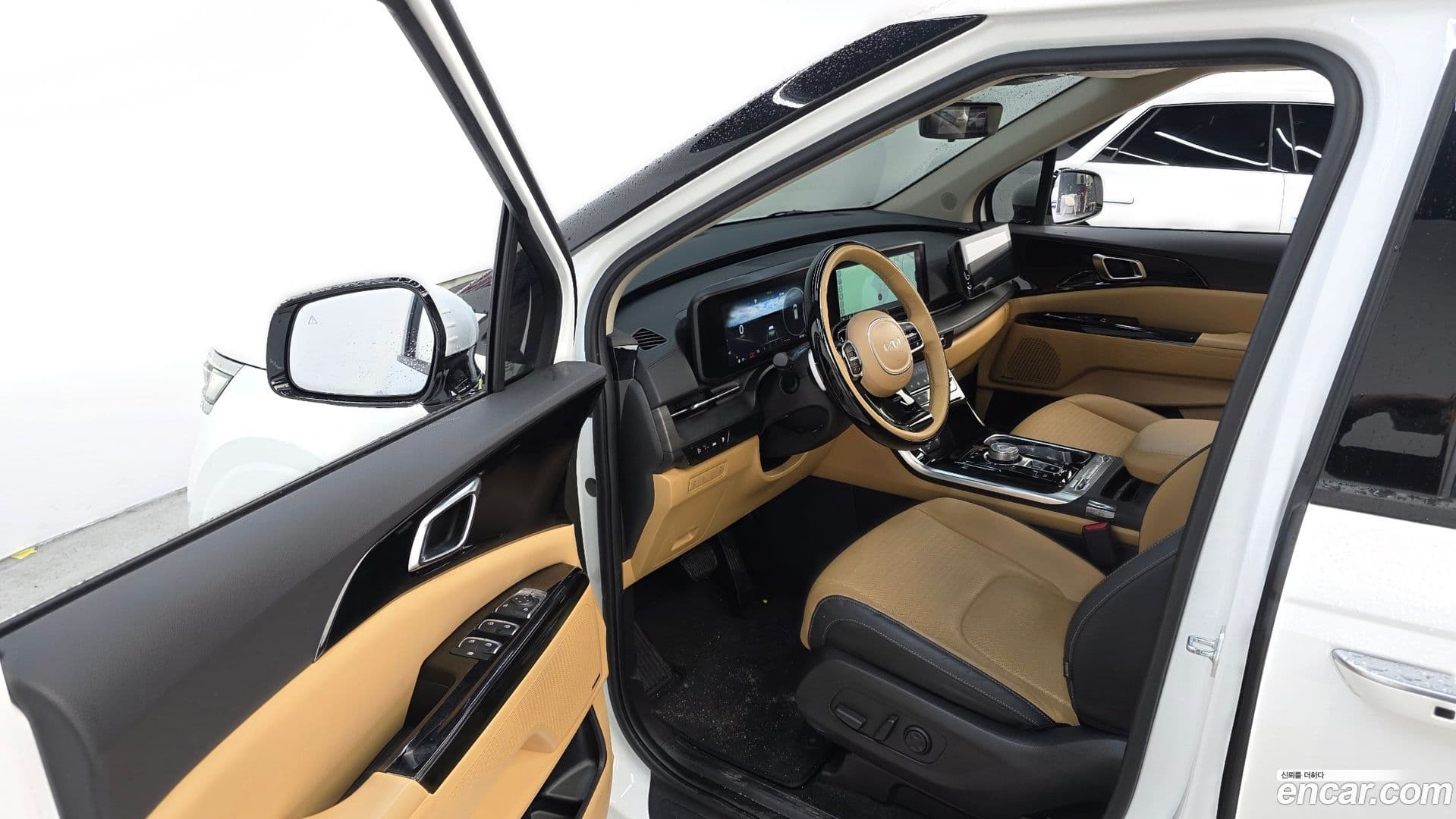 Main__Slider__Photo:Canival Kia 2023.2-9