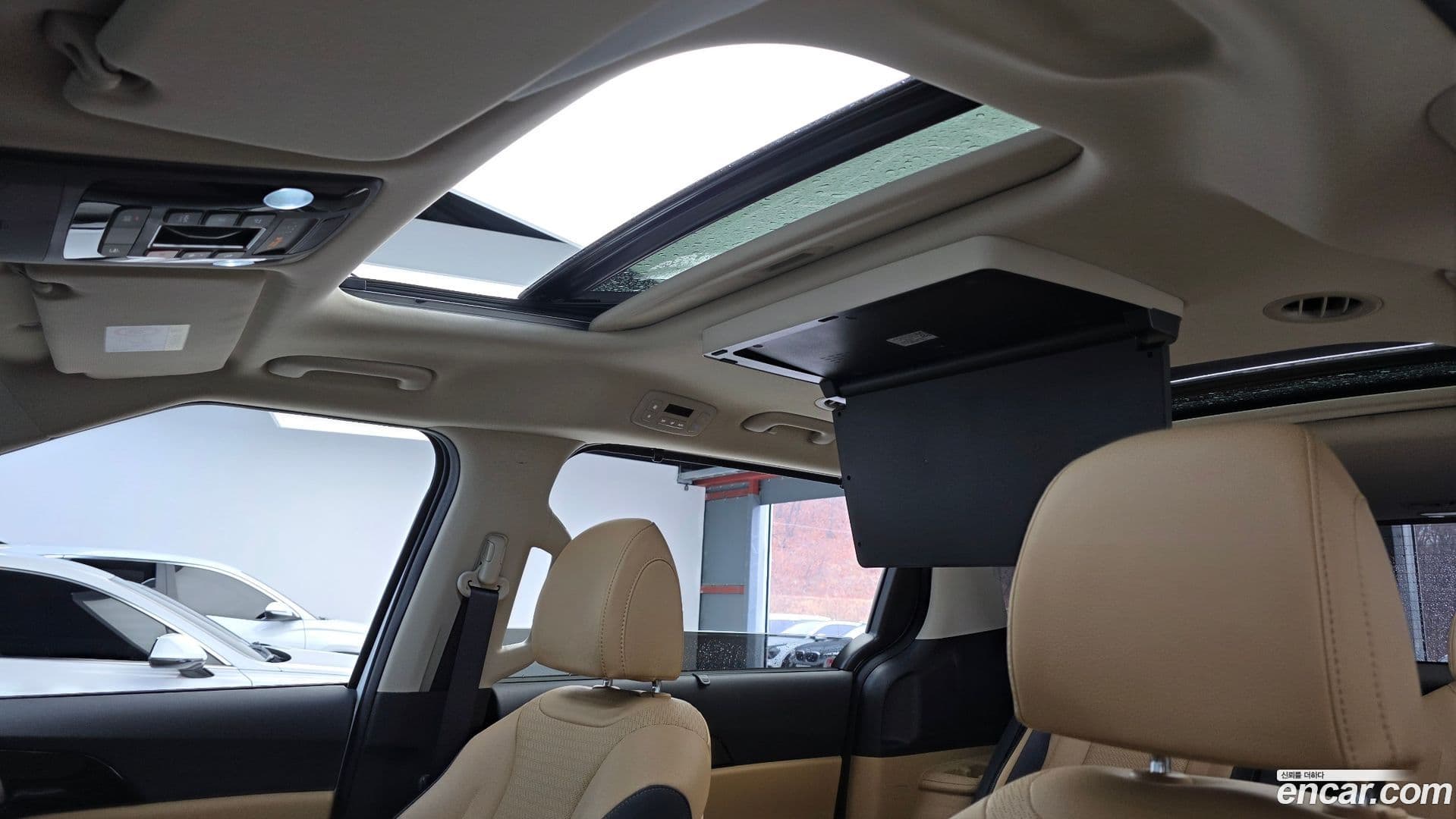 Main__Slider__Photo:Canival Kia 2023.2-17