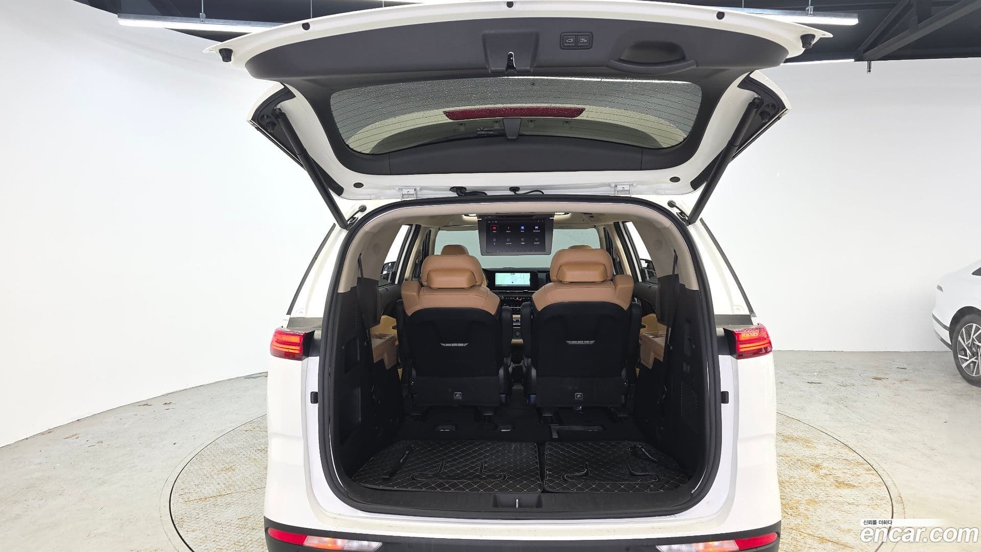 Main__Slider__Photo:Canival Kia 2023.2-19