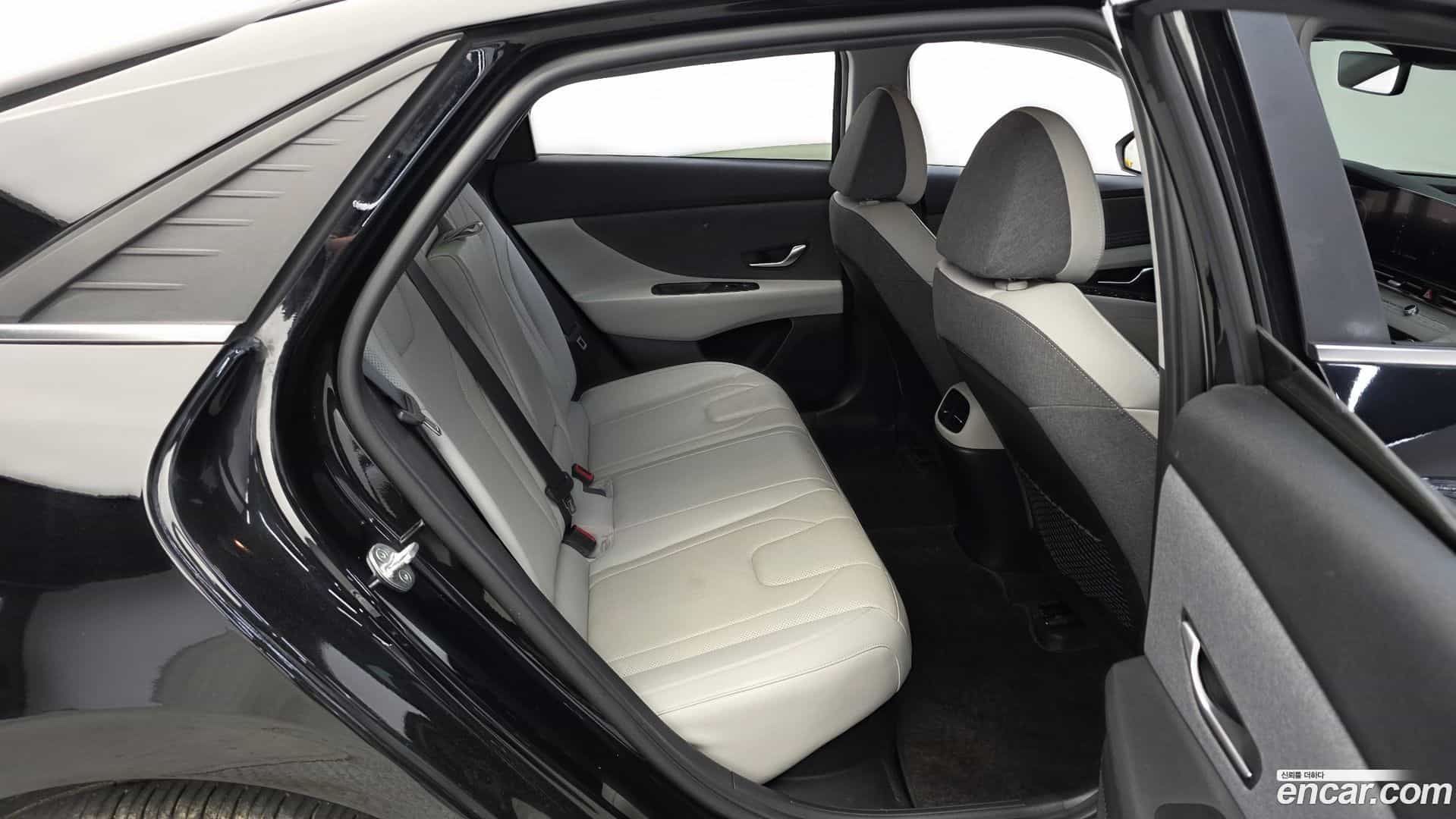 AVANTE Hyundai 2022.2-OPTION-016