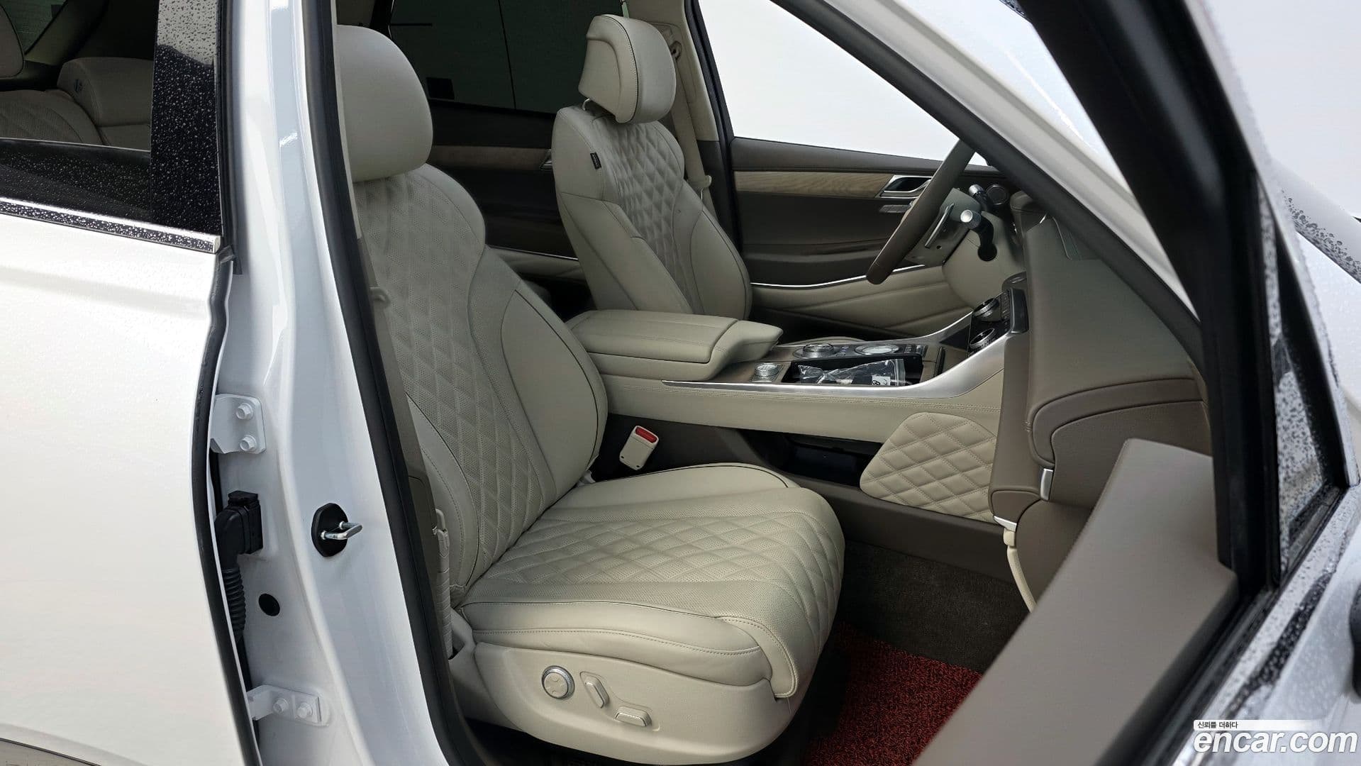 Main__Slider__Photo:GV80 Genesis 2022.10-10