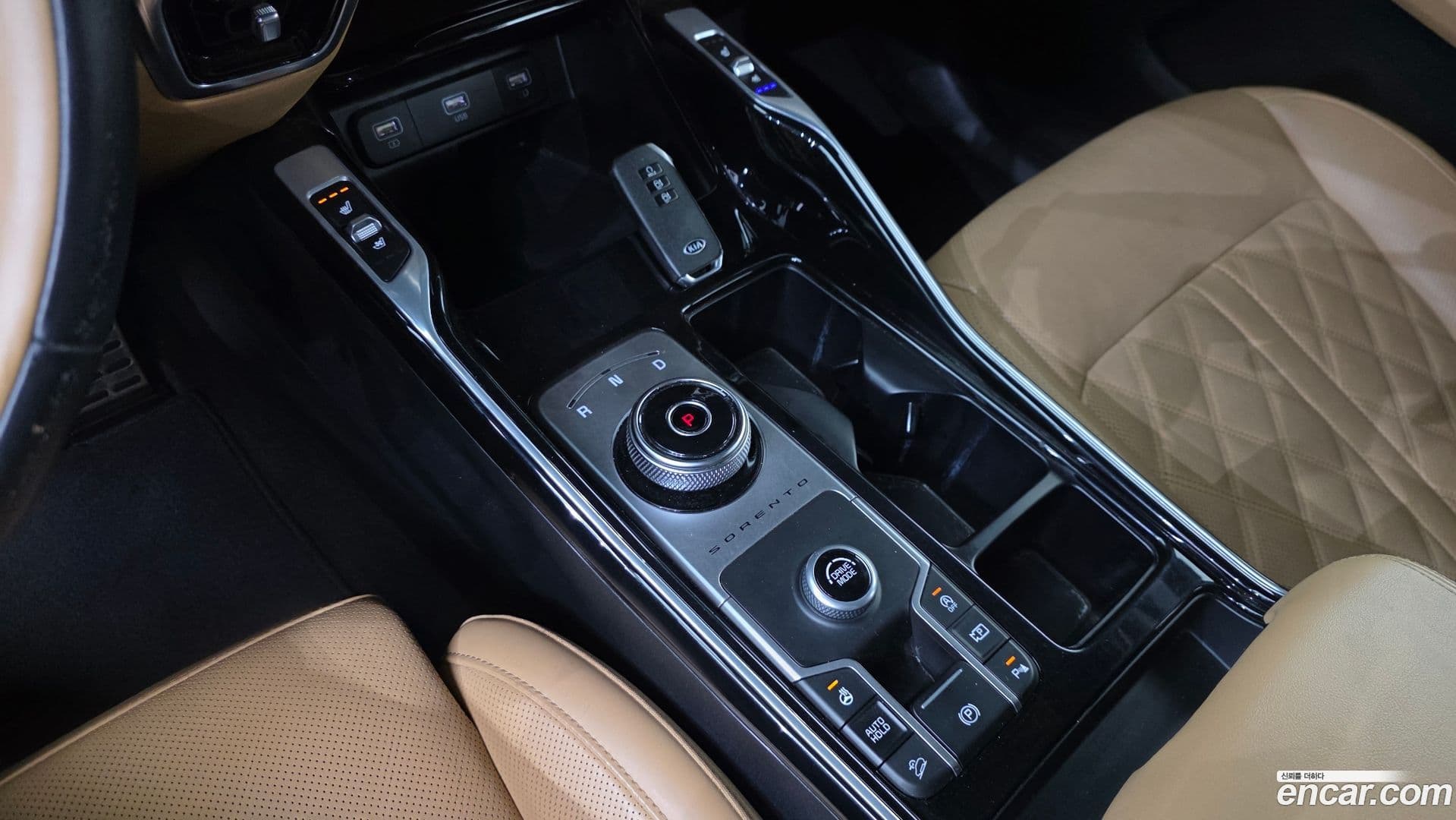 Main__Slider__Photo:Sorento Kia 2020.3-8