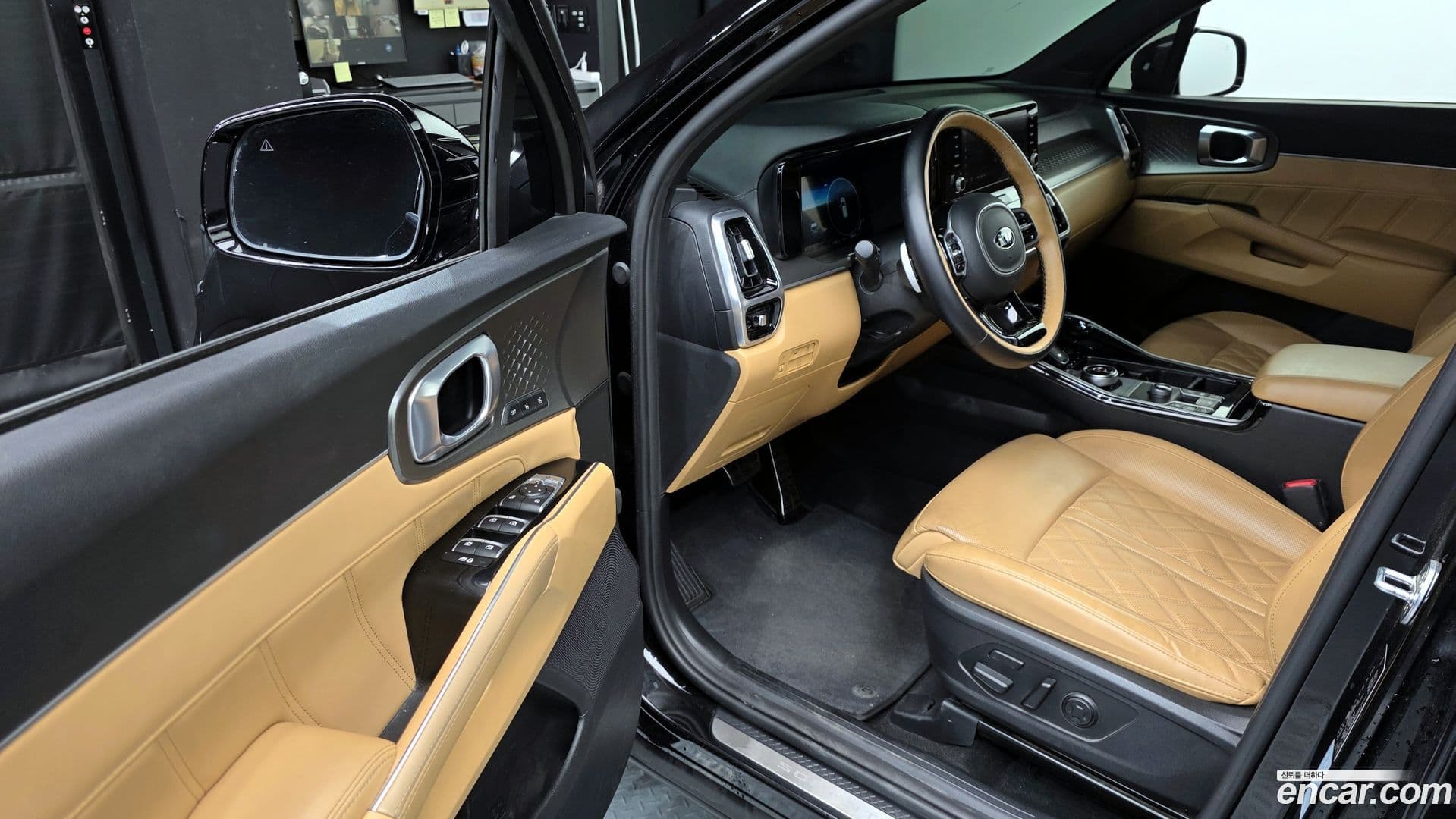 Main__Slider__Photo:Sorento Kia 2020.3-9