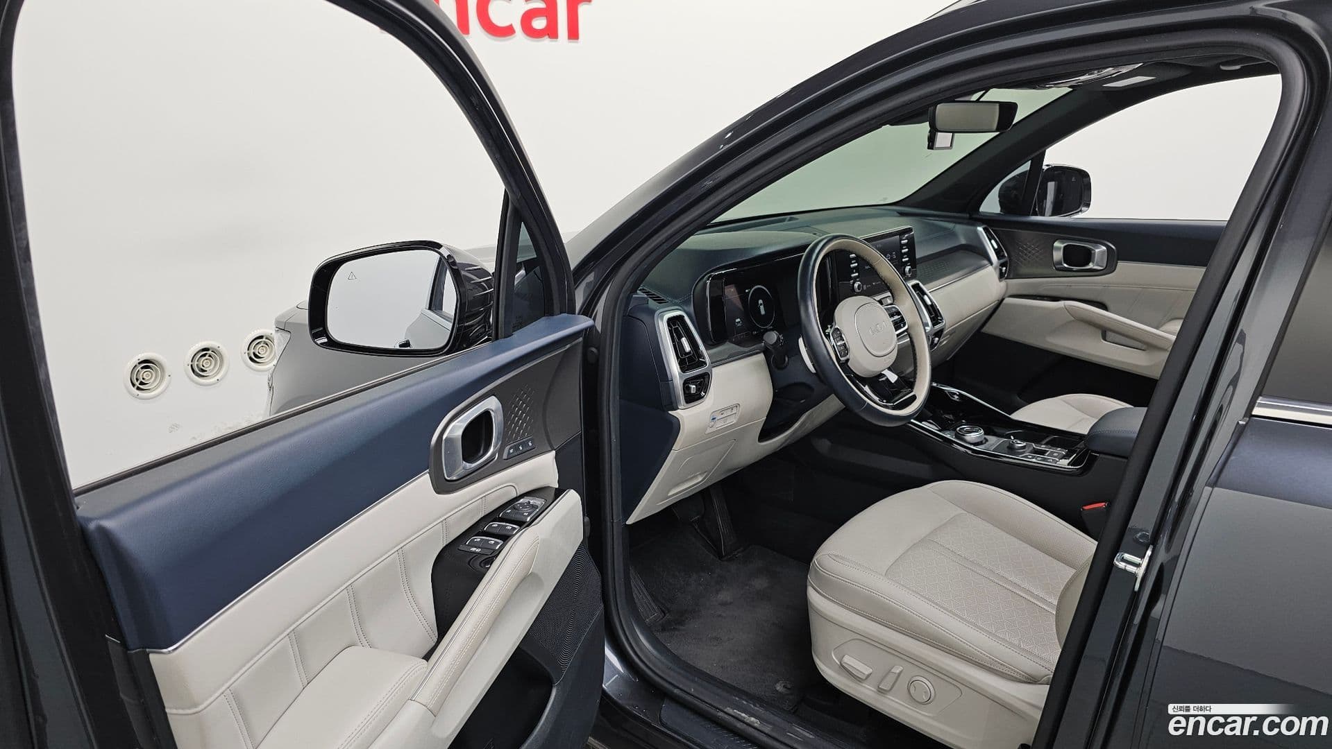 Main__Slider__Photo:Sorento Kia 2022.2-9