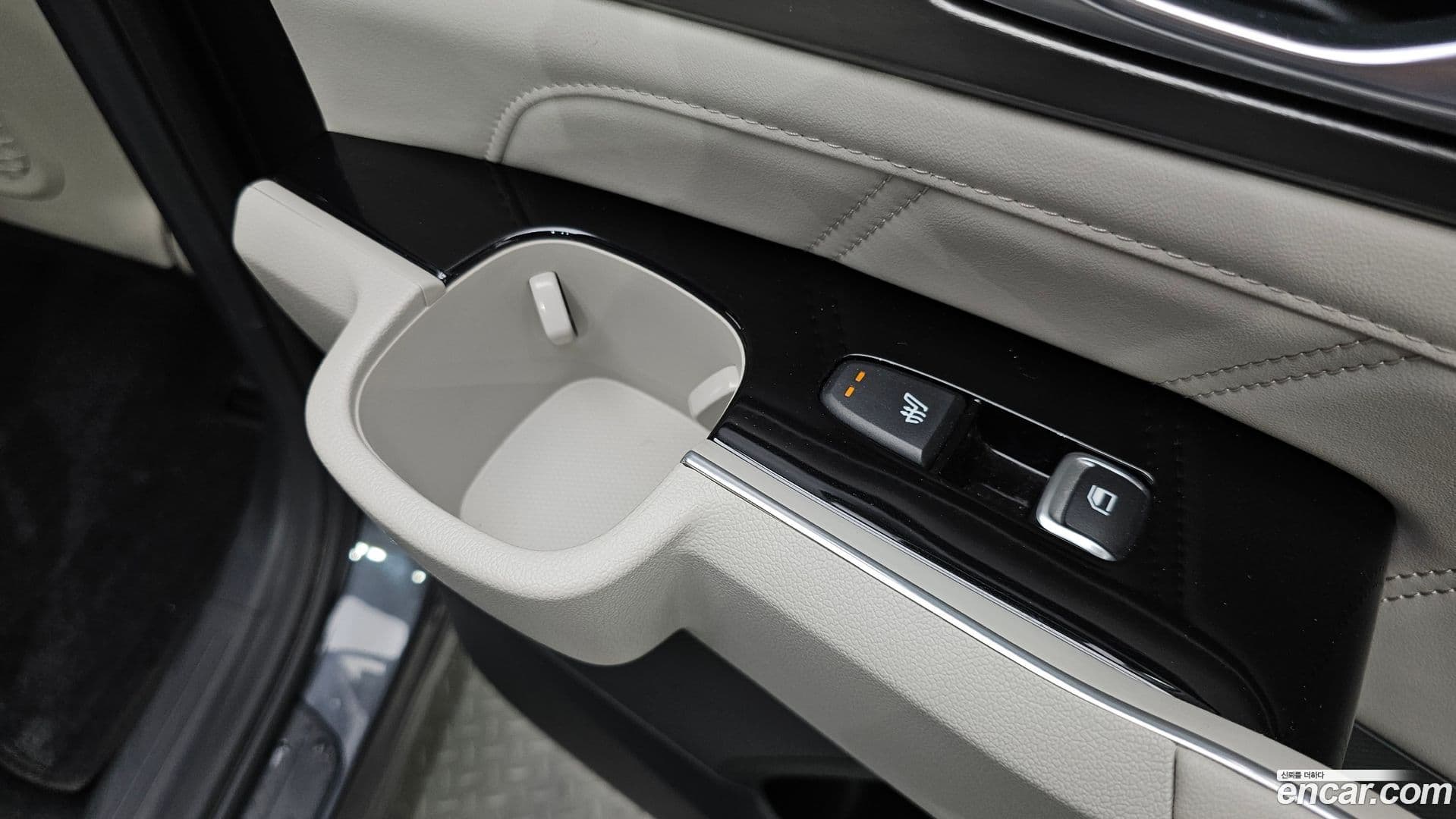 Main__Slider__Photo:Sorento Kia 2022.2-18