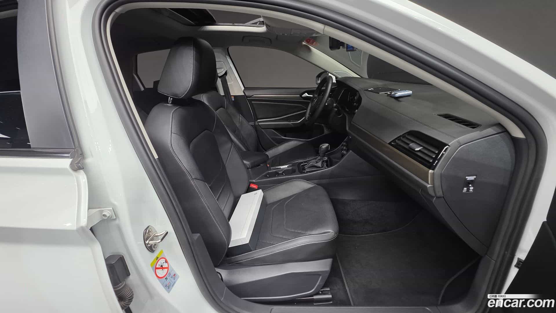 Jetta Volkswagen 2021.11-INNER-010