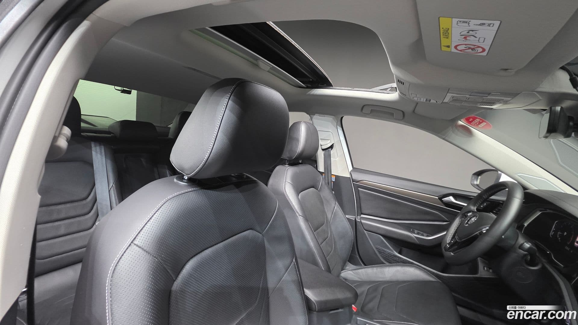 Main__Slider__Photo:Jetta Volkswagen 2021.11-10