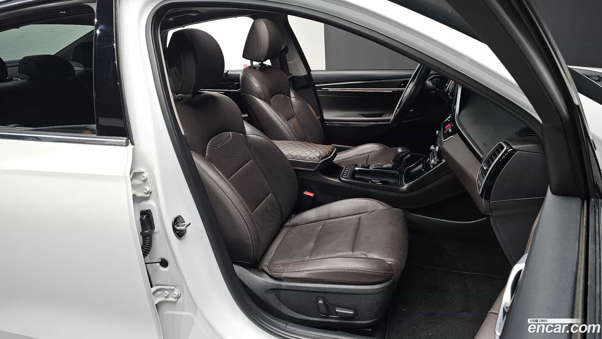 Grandeur Hyundai 2018.5-INNER-010