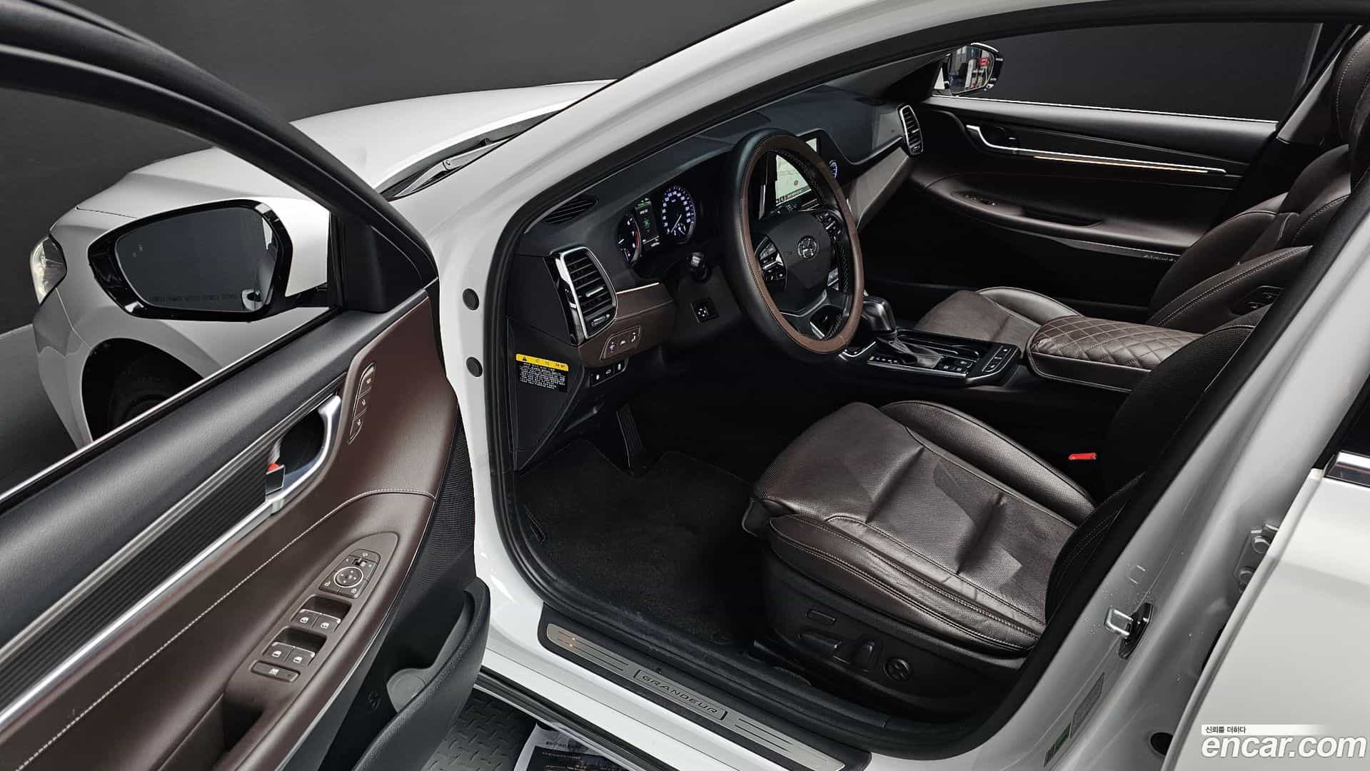 Grandeur Hyundai 2018.5-OPTION-015