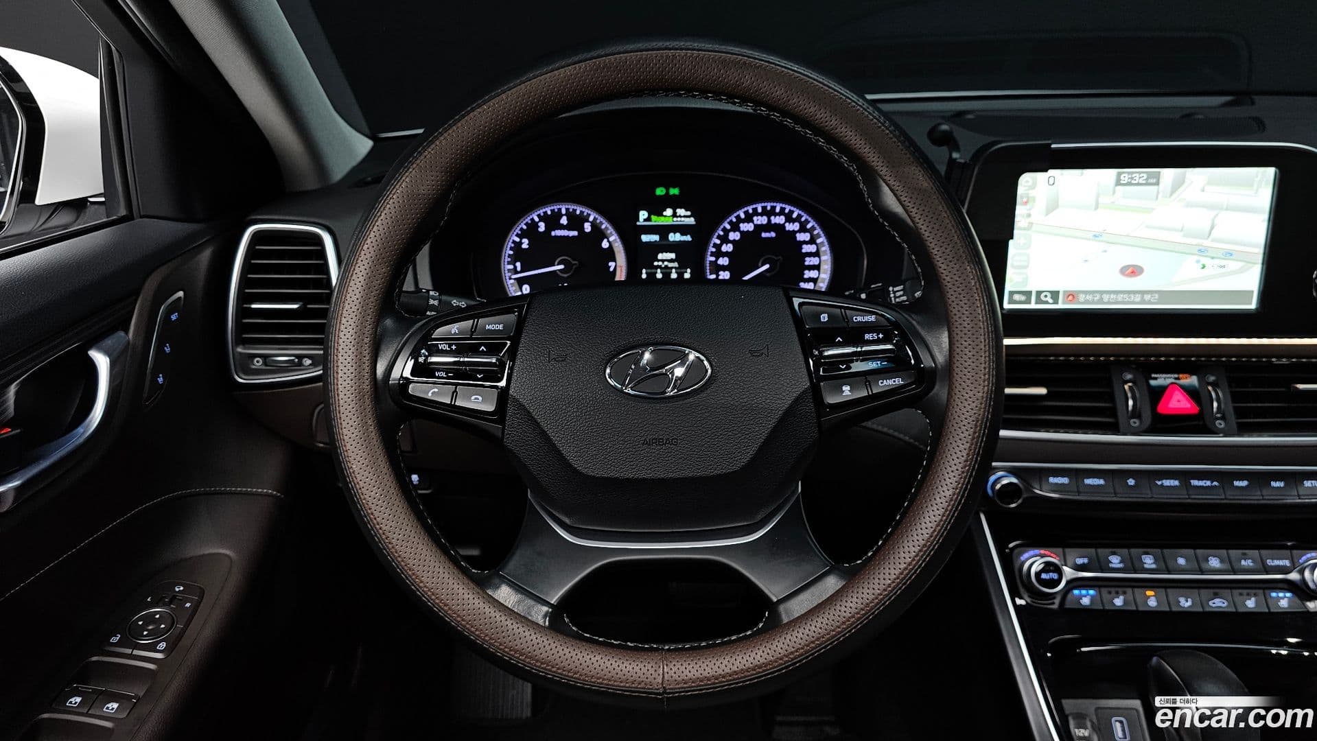 Main__Slider__Photo:Grandeur Hyundai 2018.5-12