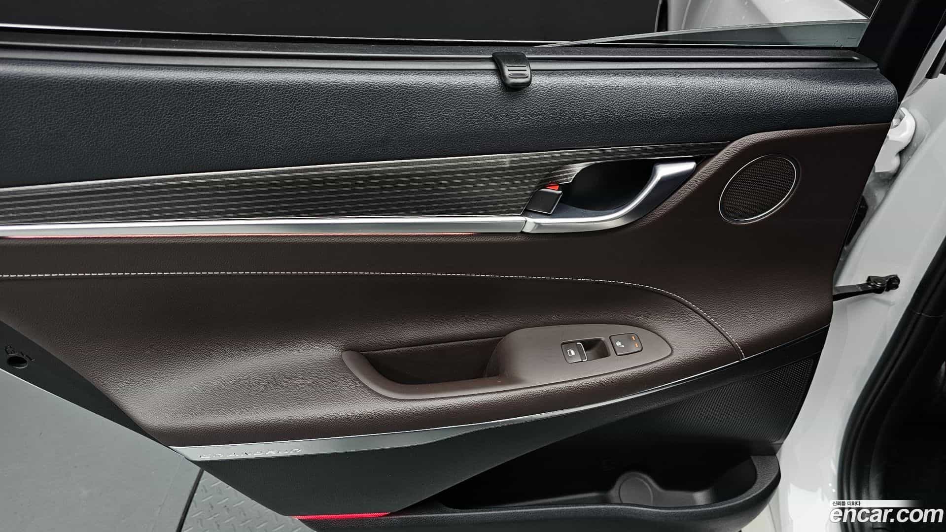 Grandeur Hyundai 2018.5-OPTION-023