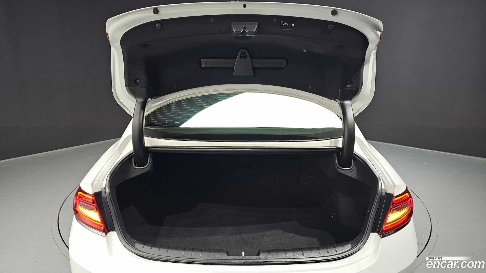 Grandeur Hyundai 2018.5-OPTION-024