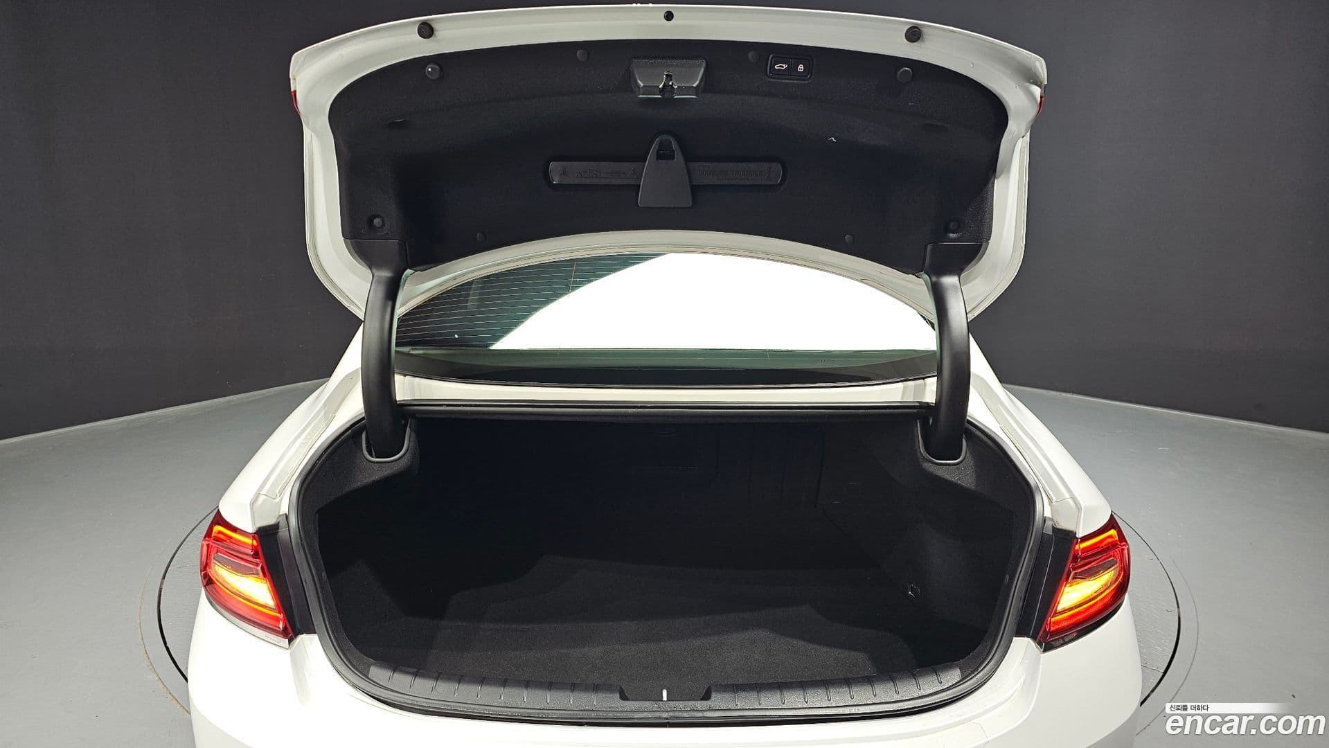 Main__Slider__Photo:Grandeur Hyundai 2018.5-19