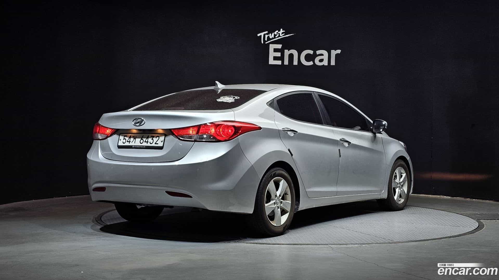 AVANTE Hyundai 2010.8-OUTER-002