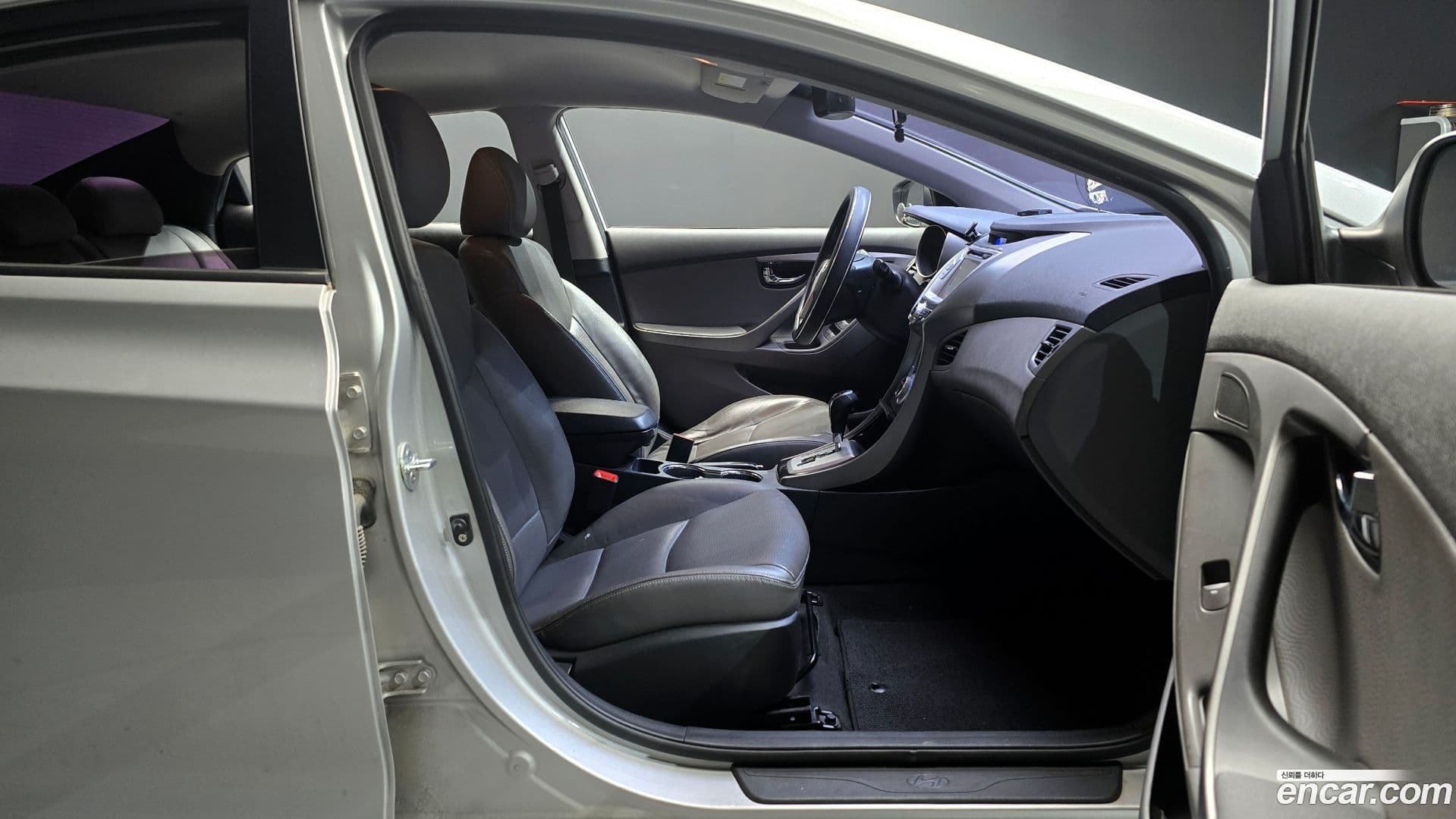 Main__Slider__Photo:AVANTE Hyundai 2010.8-9