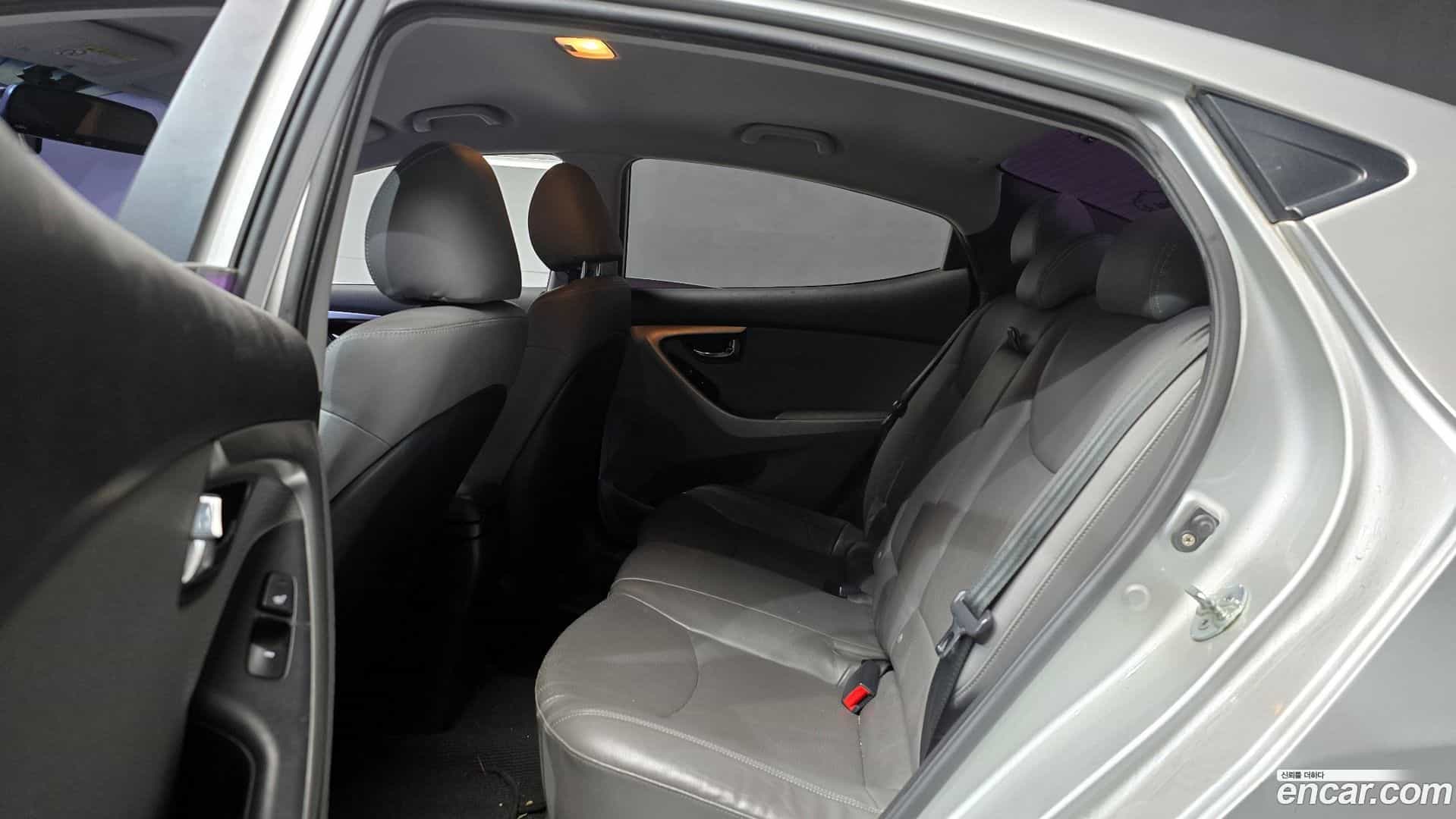 AVANTE Hyundai 2010.8-OPTION-017