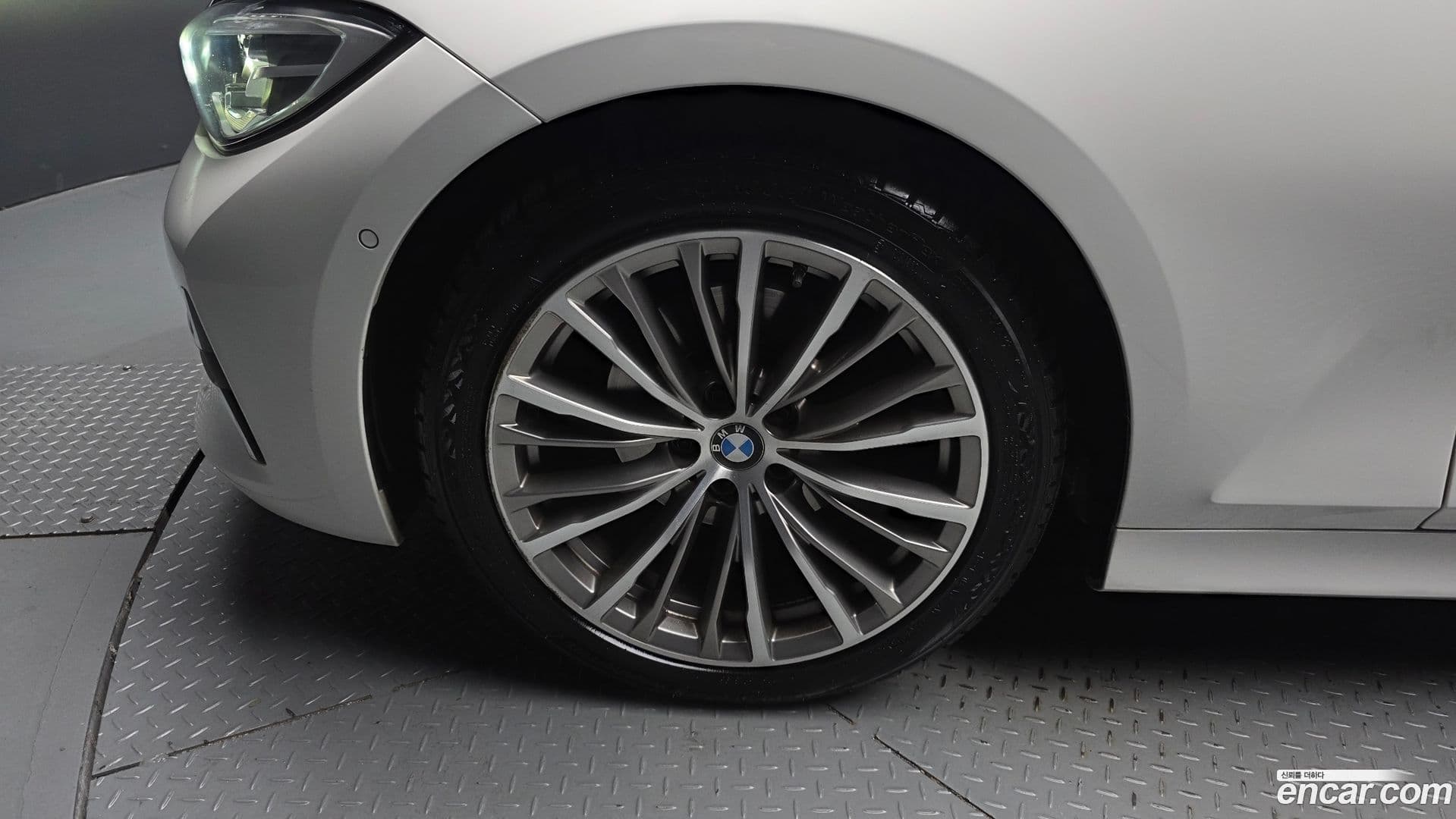 Main__Slider__Photo:3-Series BMW 2019.4-4