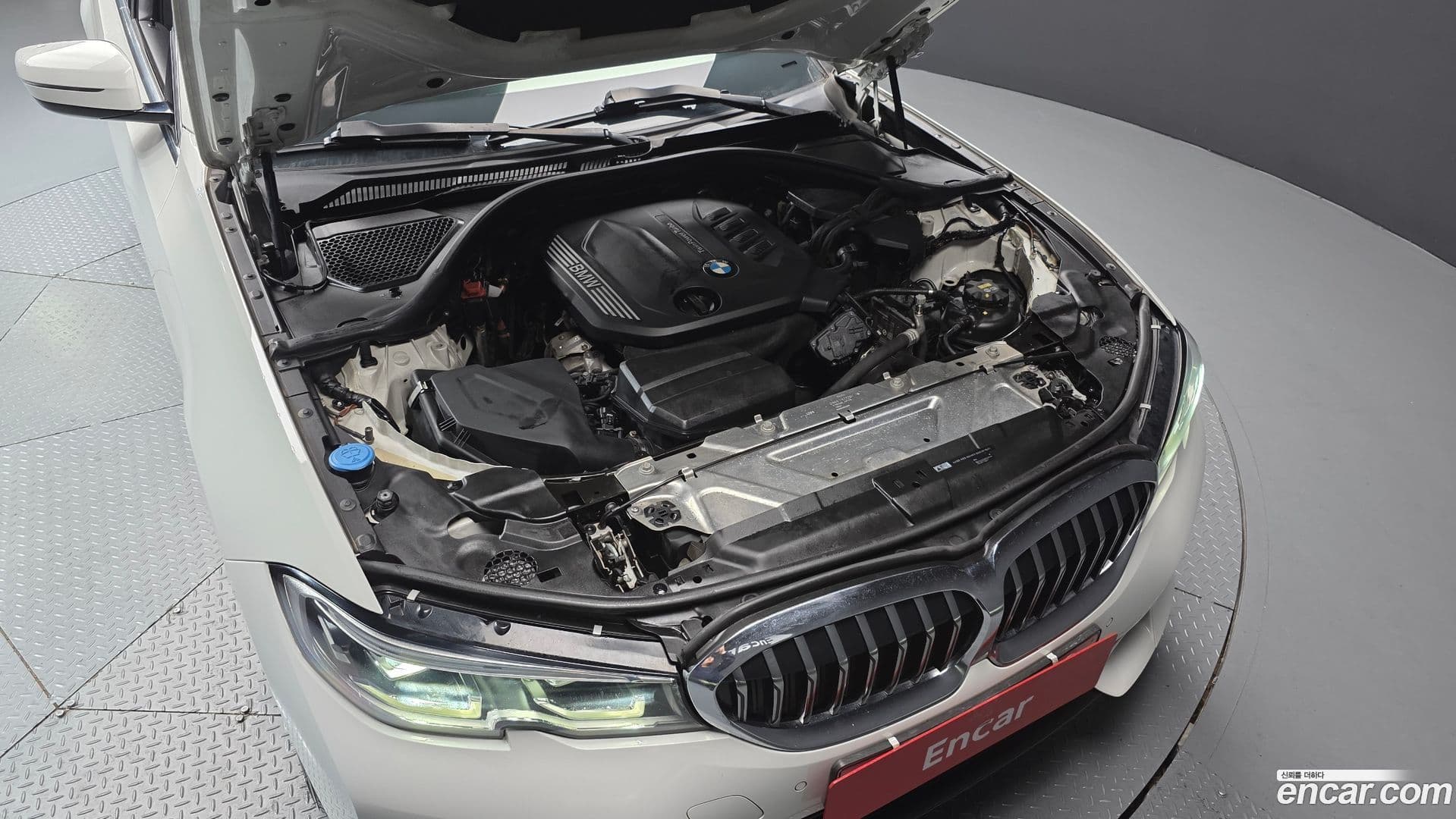 Main__Slider__Photo:3-Series BMW 2019.4-5