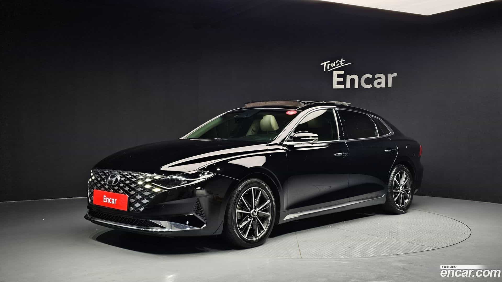 Grandeur Hyundai 2022.10-OUTER-001