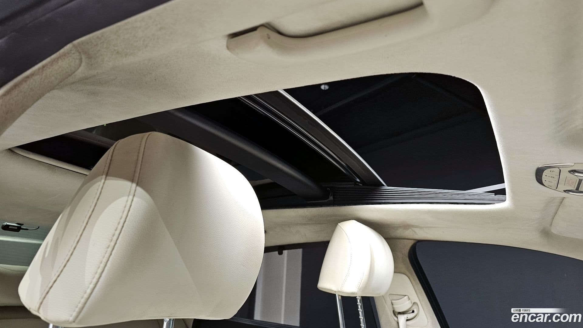 Main__Slider__Photo:Grandeur Hyundai 2022.10-17