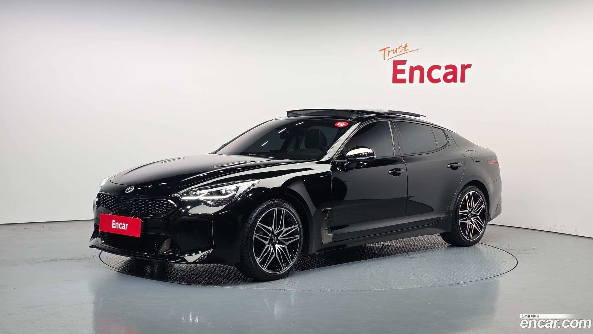 Main__Slider__Photo:Stinger Kia 2021.3-0