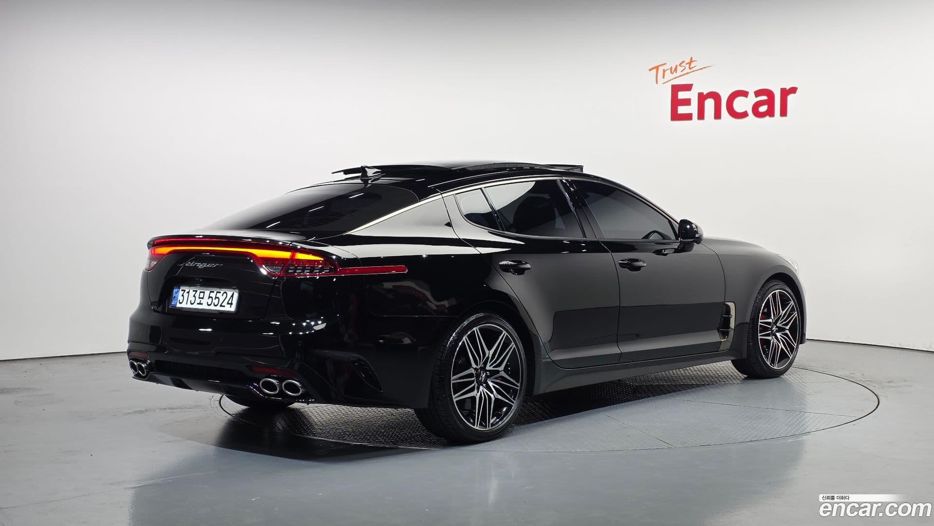 Main__Slider__Photo:Stinger Kia 2021.3-1