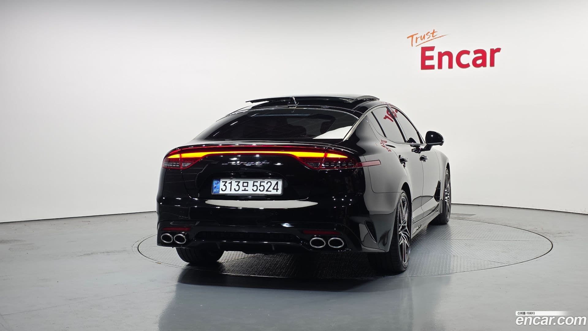 Main__Slider__Photo:Stinger Kia 2021.3-3